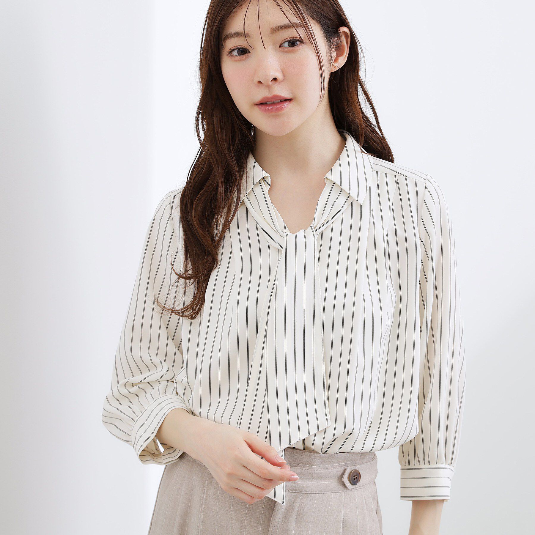 grove「【貴島明日香さん着用・洗える】チャーム付きマルチWAYボウタイブラウス」|シャツ・ブラウス|