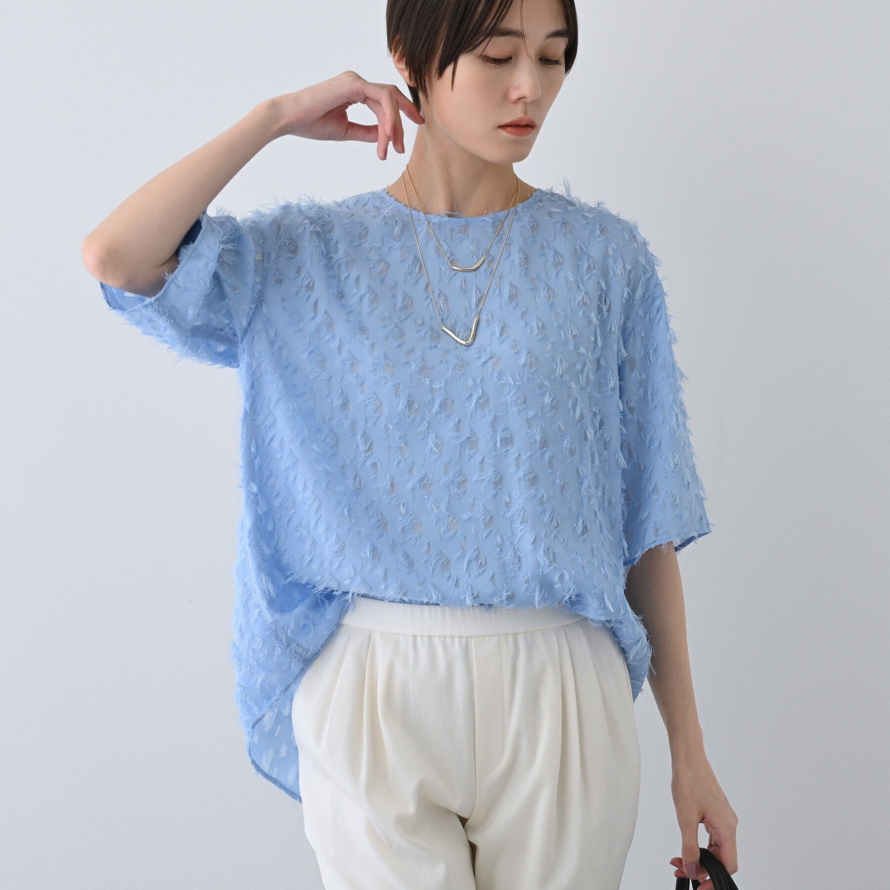 INDIVI「【トレンド／ヘアリー】フリンジカットジャカードTブラウス」|シャツ・ブラウス|サックスブルー(09