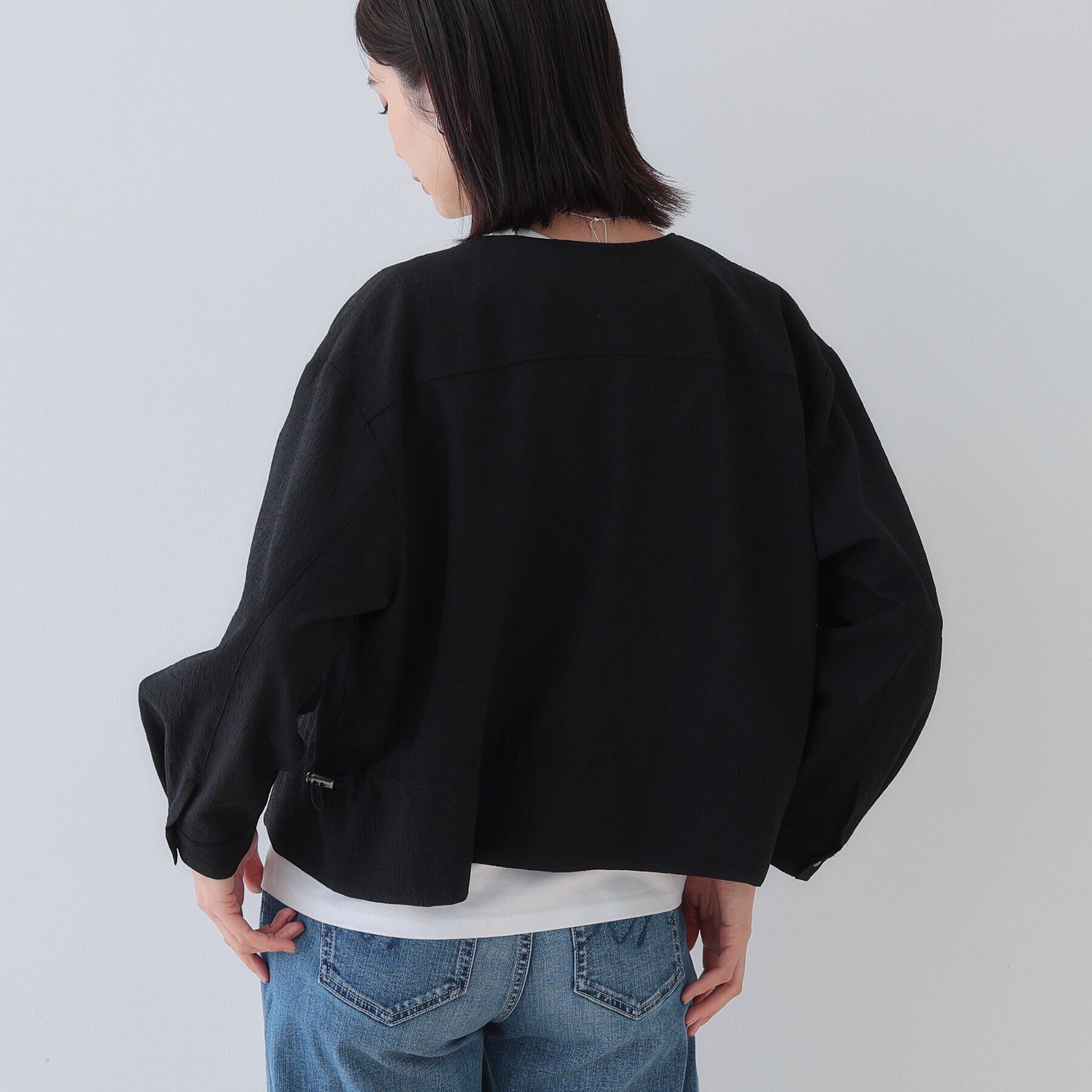 INDIVI「【洗える／凹凸素材】ドロストデザインショート丈ブルゾン」|ブルゾン・スタジャン|