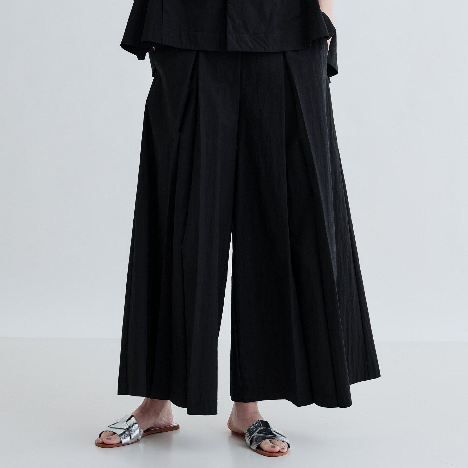 GALLEST「【セットアップ可能】ペーパーライクタックフレアパンツ」|その他|