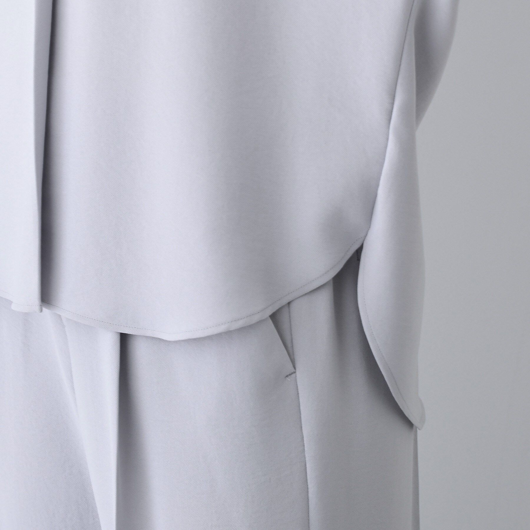 INDIVI「【着る日傘/遮熱/UVケア】Vネックドルマンスリーブブラウス」|シャツ・ブラウス|