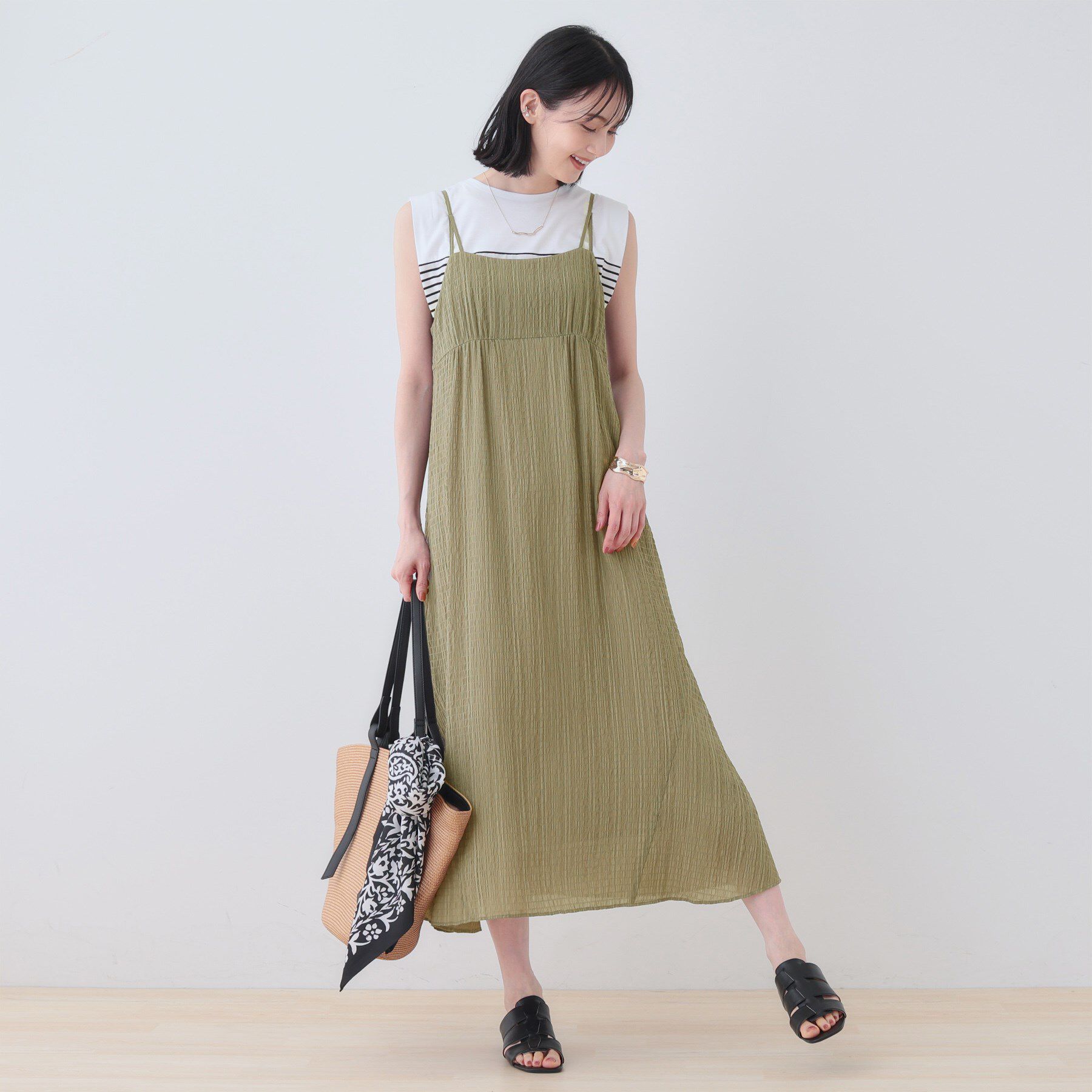 INDIVI「【洗える／凹凸素材】シャーリング調素材キャミワンピース」|ワンピース|