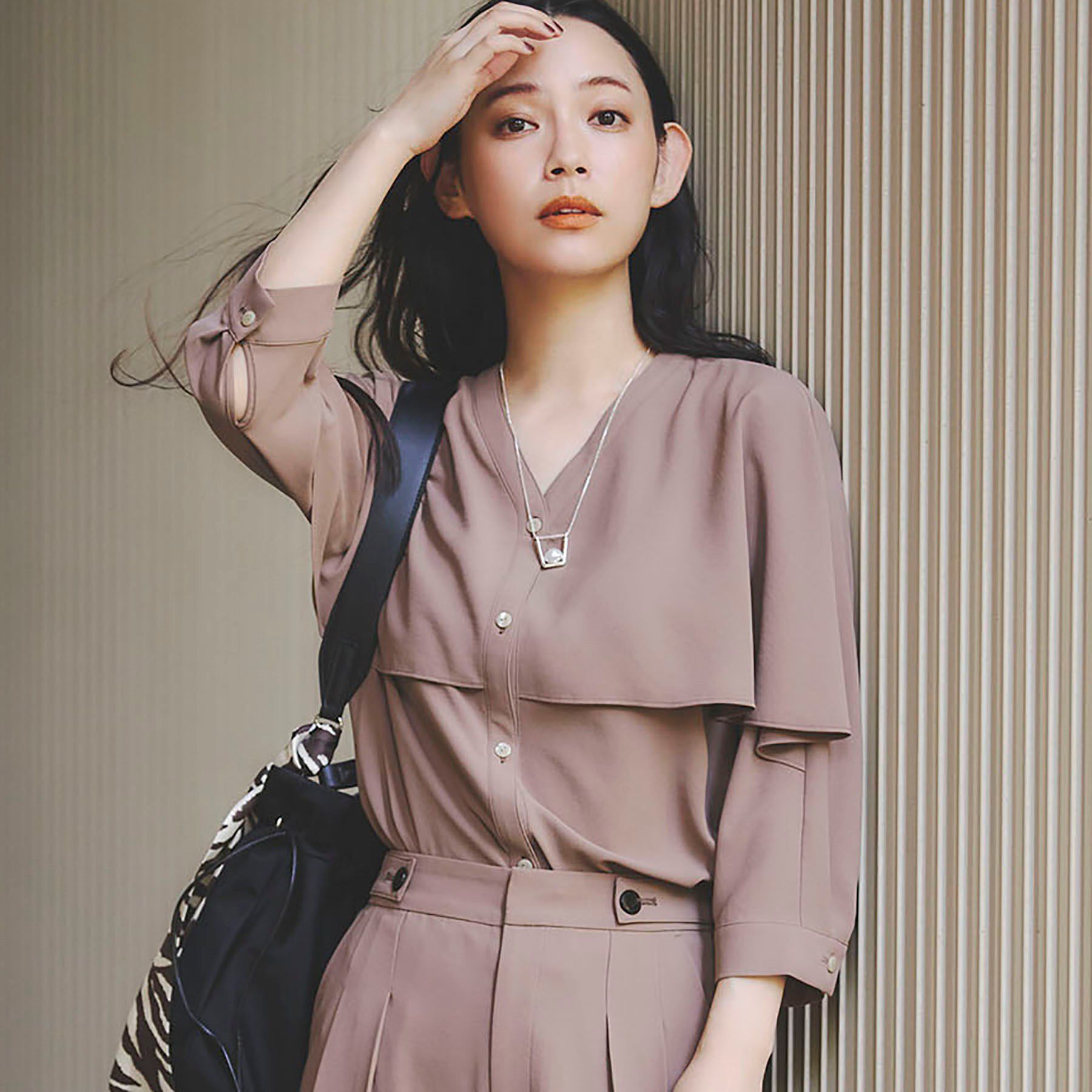 INDIVI「【羽織りとしても活躍！】ケープカラーブラウス」|シャツ・ブラウス|モカブラウン(042