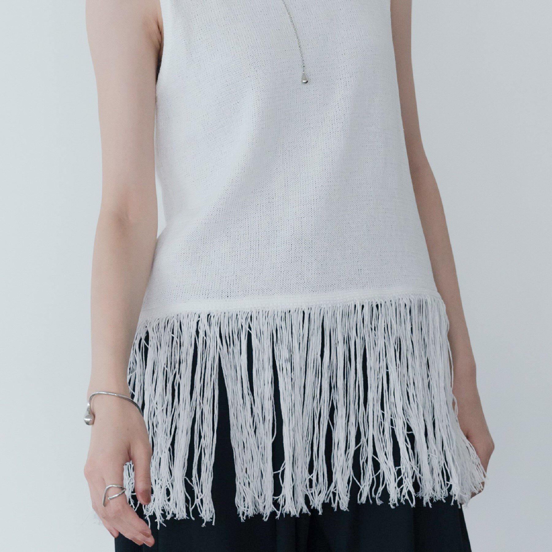 GALLEST「スリーブレスフリンジニット」|ニット・セーター|
