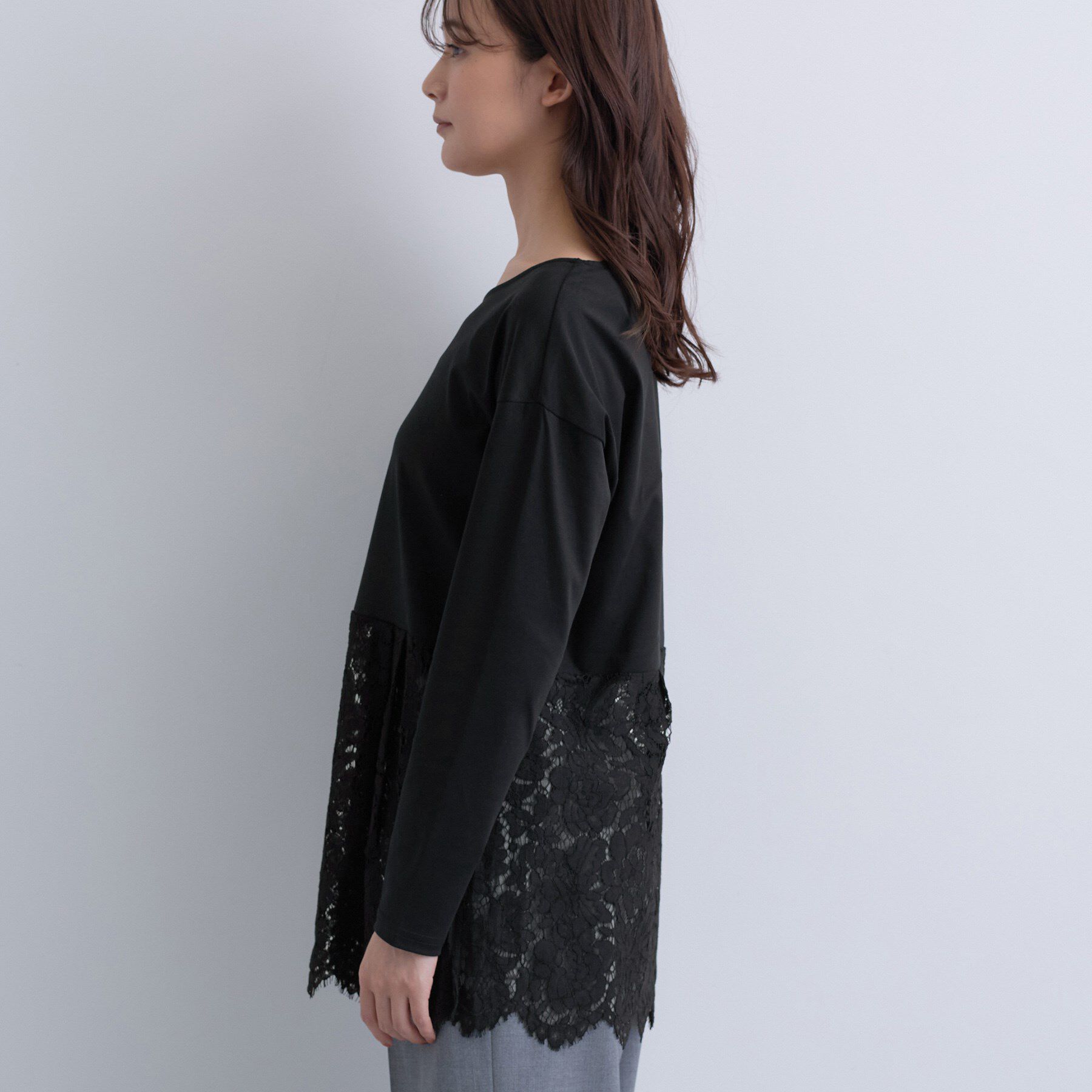 INDIVI「【レイヤードにおすすめ】レース切り替えカットソー」|Tシャツ・カットソー|