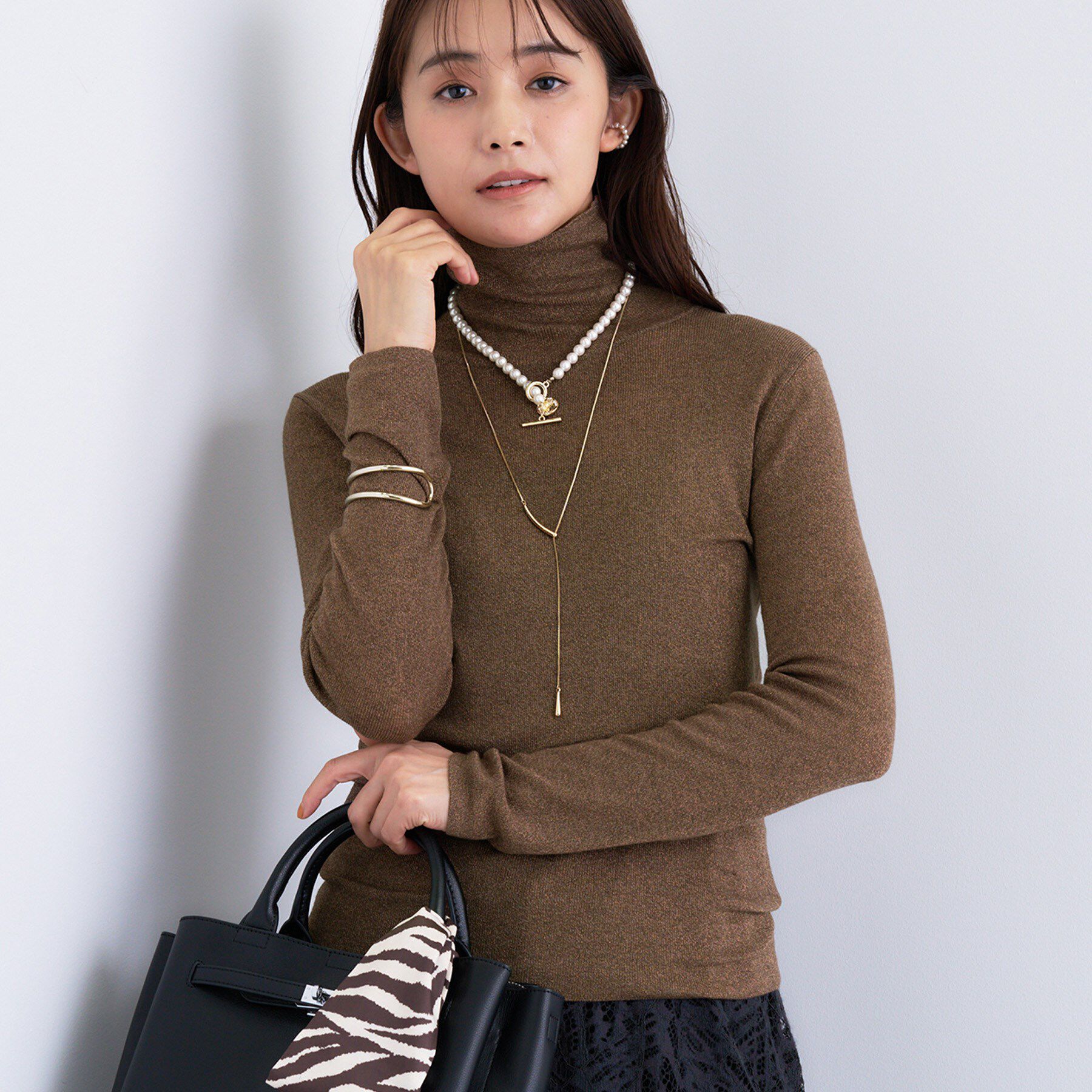 INDIVI「【洗える／薄手／ラメ】シアーラメニット」|ニット・セーター|ブラウン(443)