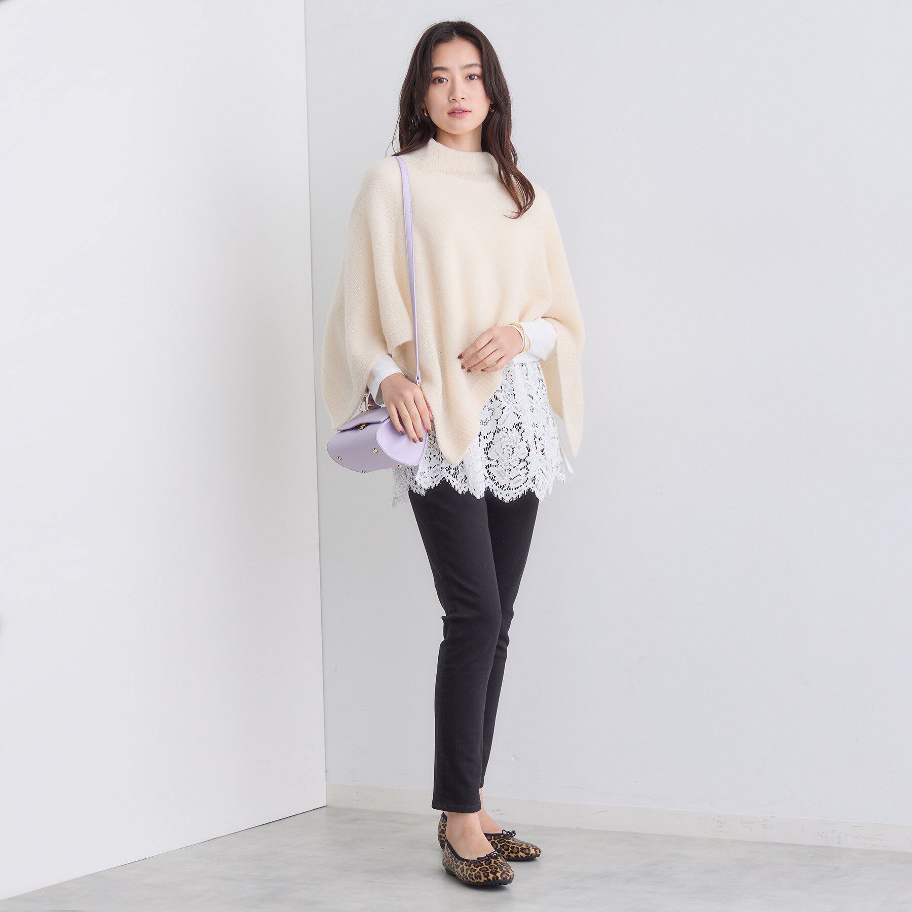 INDIVI「【エアリー素材】ブークレケープポンチョ」|ニット・セーター|