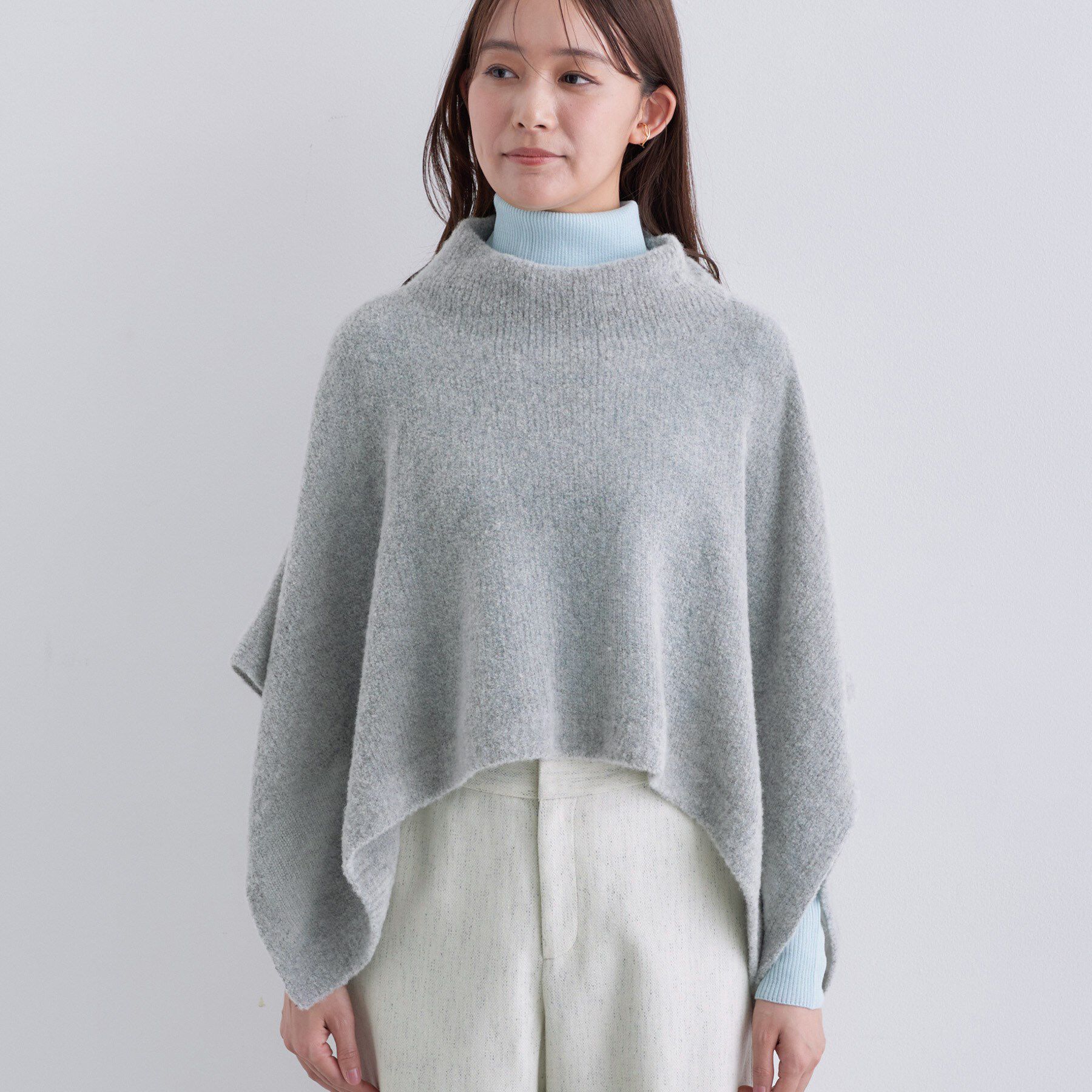 INDIVI「【エアリー素材】ブークレケープポンチョ」|ニット・セーター|