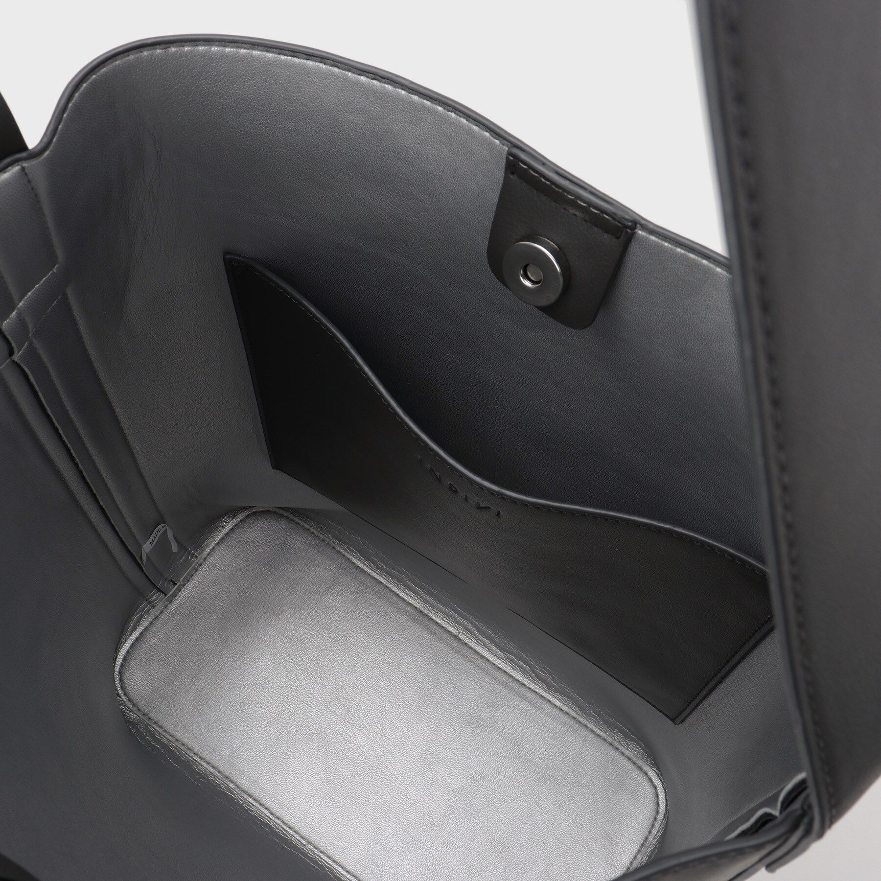 INDIVI「【A4収納可能／合皮】配色デザインワンショルダーバッグ」|ショルダー・メッセンジャー|