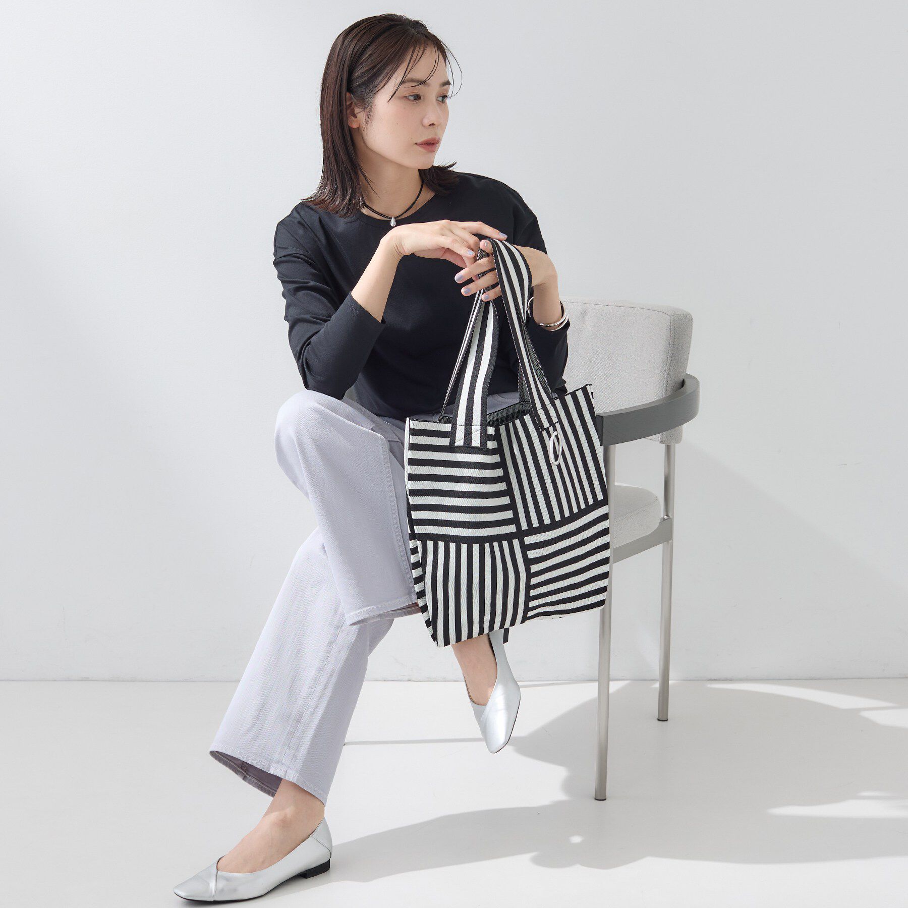 INDIVI「【WEB限定カラー／A4収納】柄ニットバッグ」|トートバッグ|