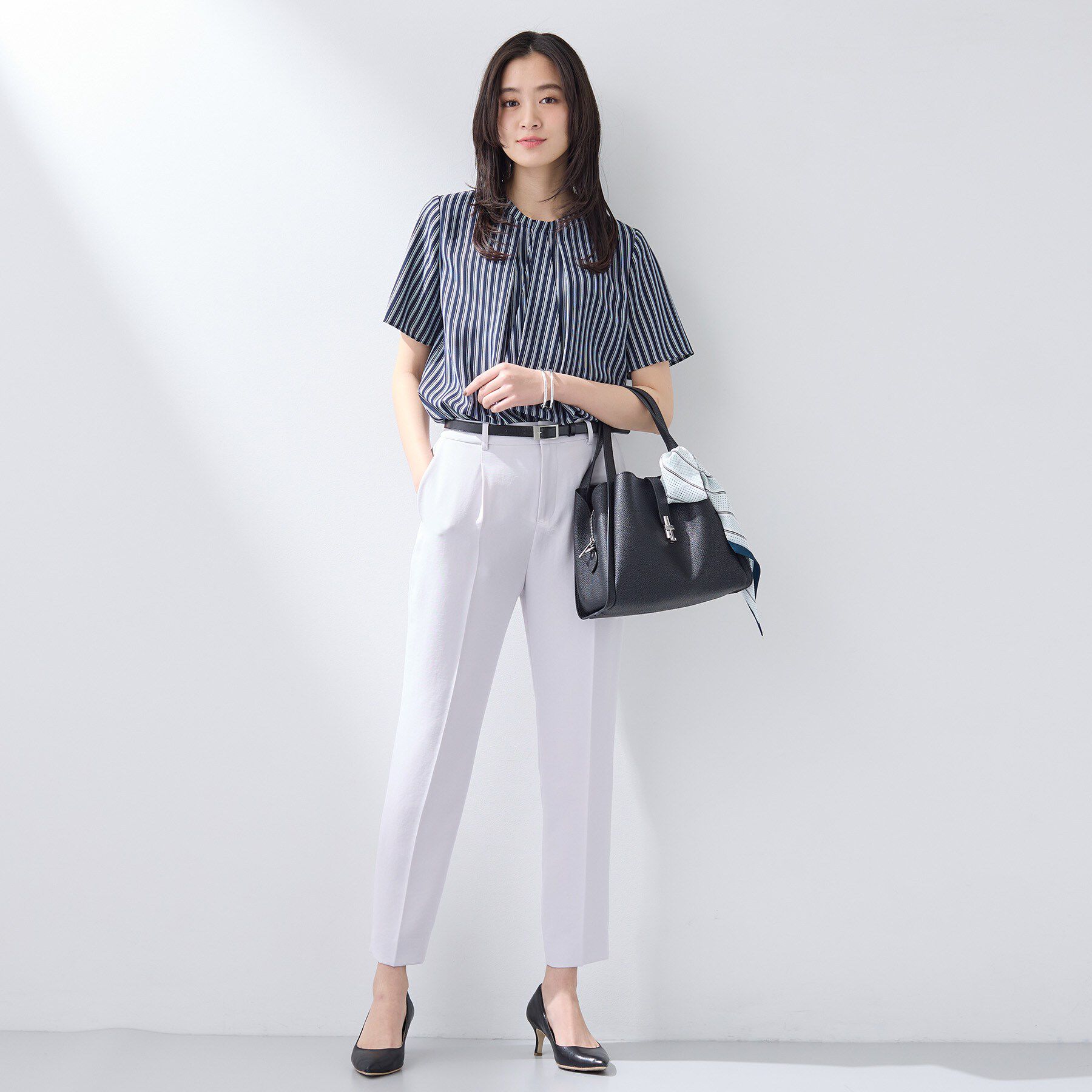 INDIVI「【洗える／UVケア】ストライプ柄＆無地 ボウタイ風 半袖ブラウス」|シャツ・ブラウス|