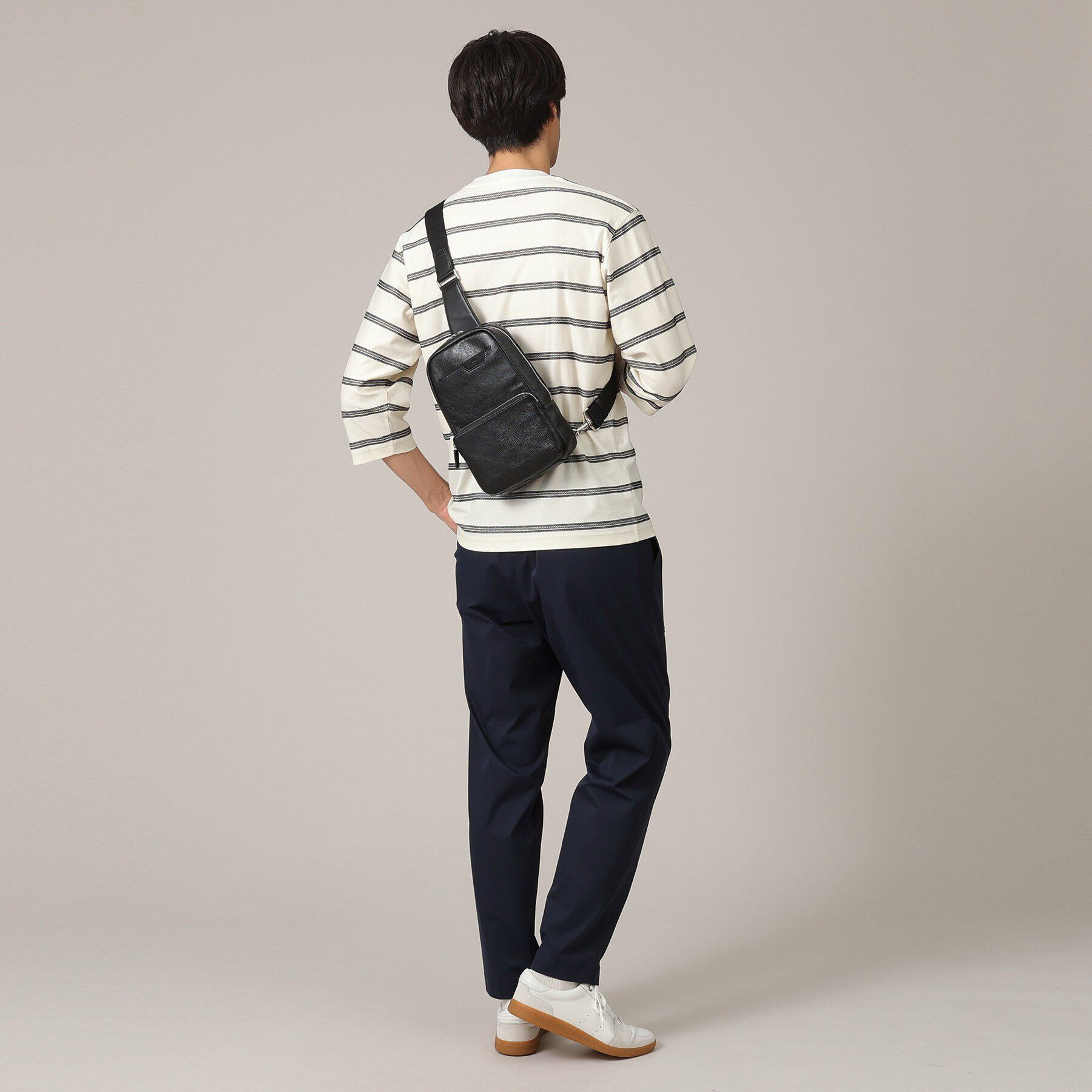 TAKEO KIKUCHI「【カードケース付き】シュリンクレザーボディバック」|その他|