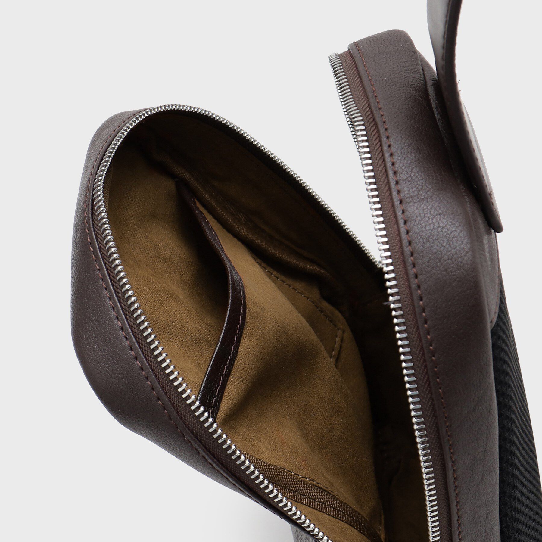 TAKEO KIKUCHI「【カードケース付き】シュリンクレザーボディバック」|その他|