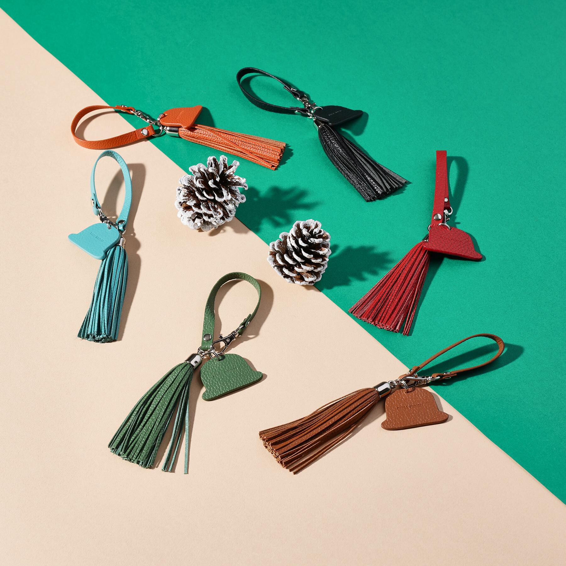 TAKEO KIKUCHI「【シュリンクレザー】ボーラーハットタッセルチャーム」|キーケース|