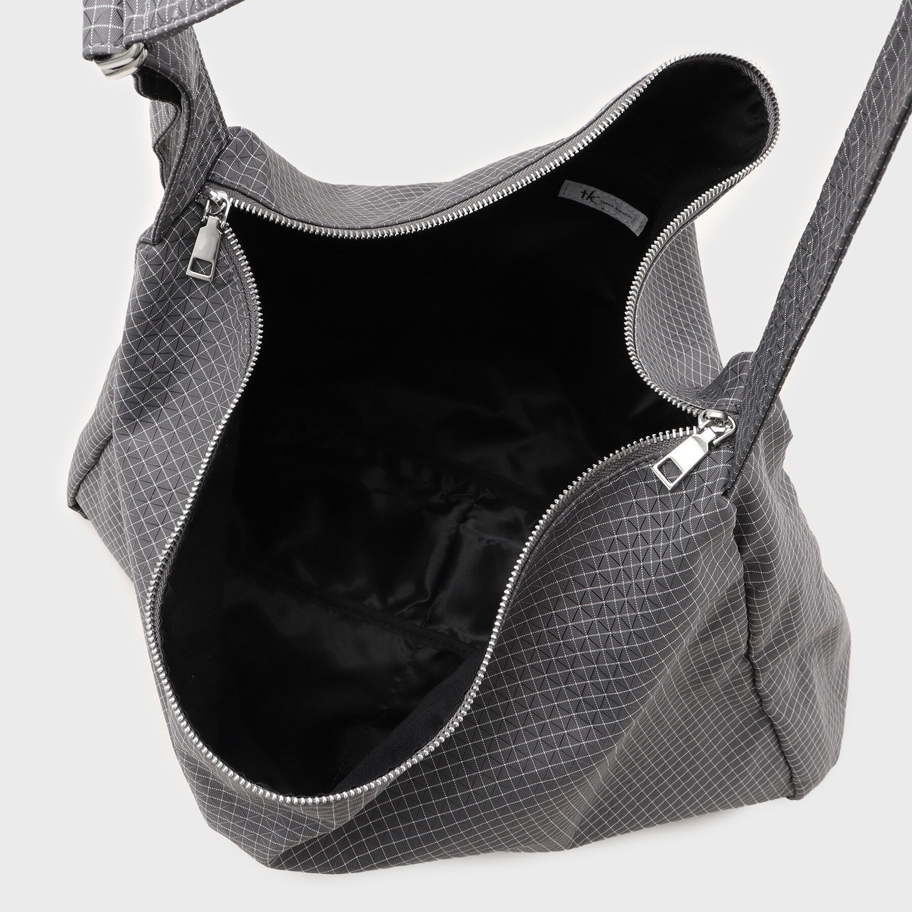 tk.TAKEO KIKUCHI「ルーズビッグショルダーバッグ／たすき掛け／ビッグ／A4サイズ収納可能」|ショルダー・メッセンジャー|