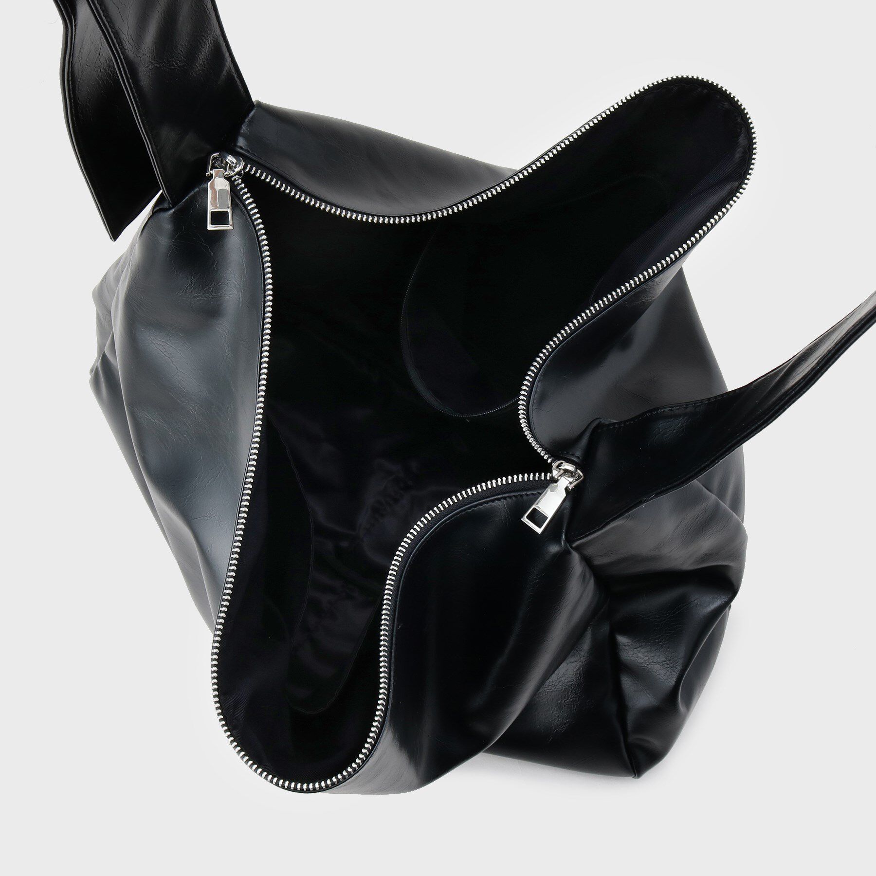 tk.TAKEO KIKUCHI「ルーズビッグショルダーバッグ／たすき掛け／ビッグ／A4サイズ収納可能」|ショルダー・メッセンジャー|