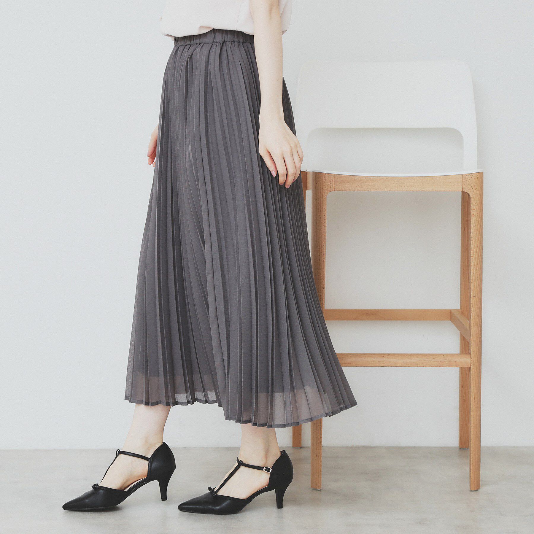 index「シアープリーツフレアスカート【洗濯機洗い可】」|スカート|チャコールグレー(0