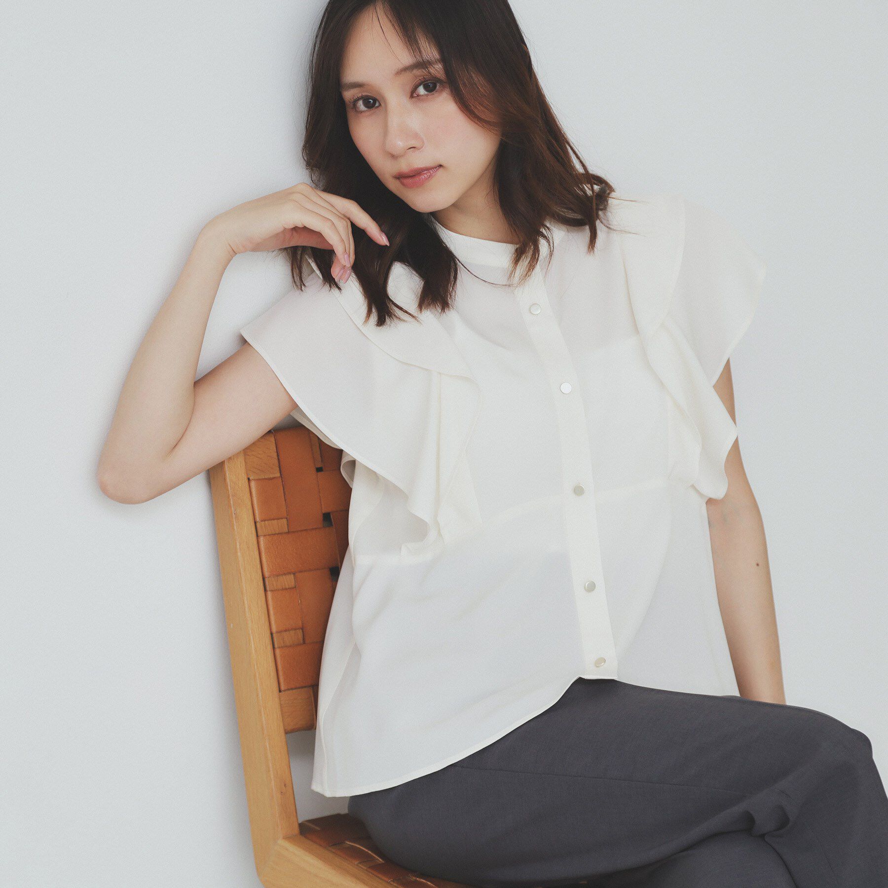 index「ダブルフリルバンドカラーブラウス【洗濯機洗い可/イージーアイロン/防シワ】」|シャツ・ブラウス|オフホワイト(803