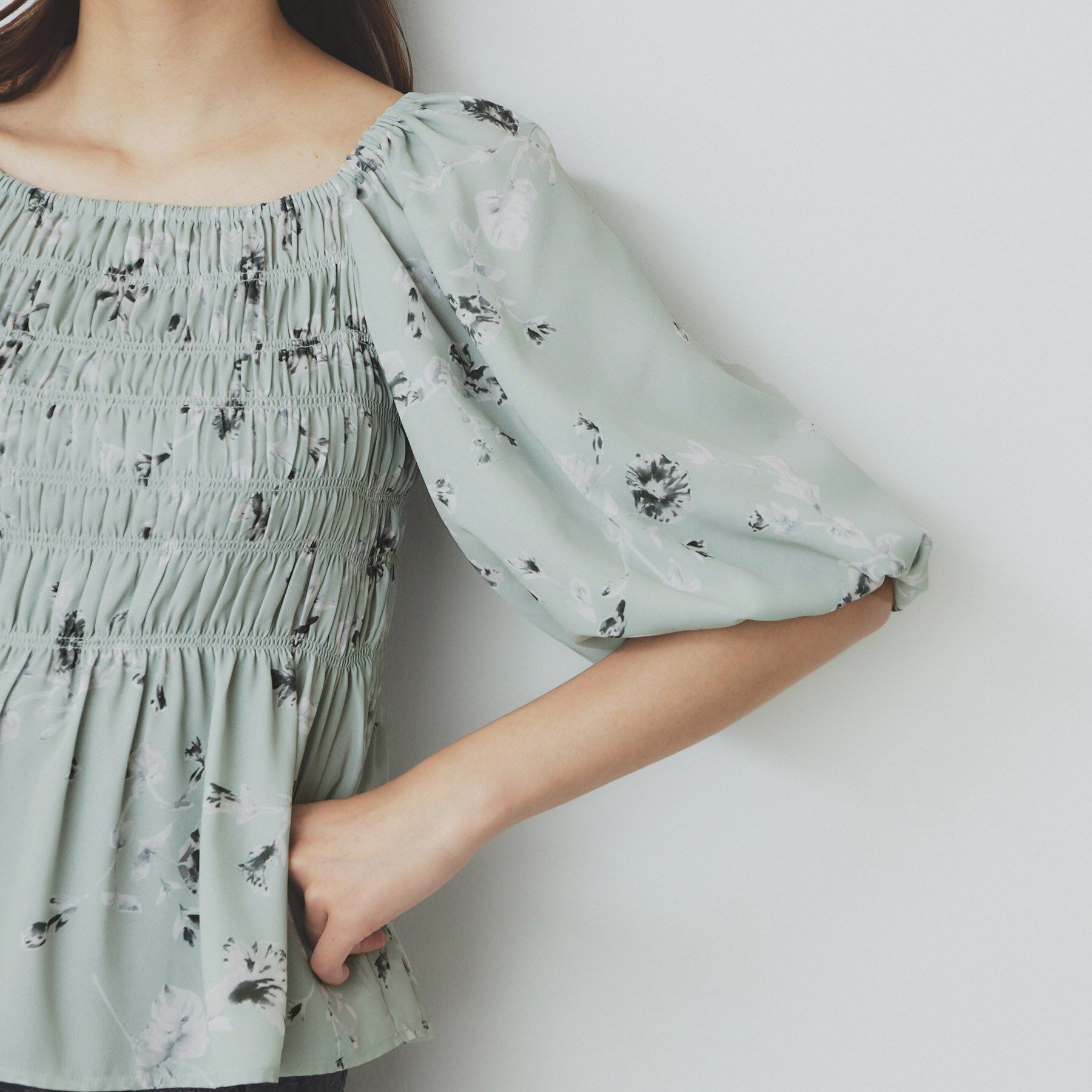 index「フラワーシャーリングペプラムブラウス【洗濯機洗い可】」|シャツ・ブラウス|