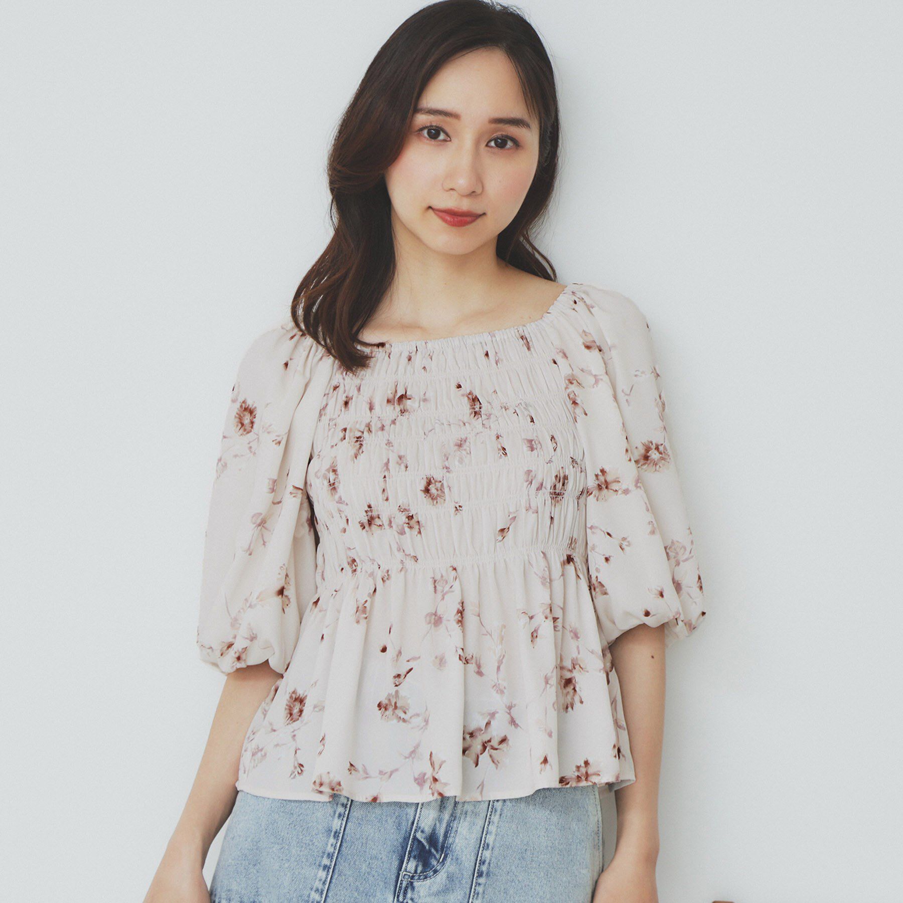 index「フラワーシャーリングペプラムブラウス【洗濯機洗い可】」|シャツ・ブラウス|