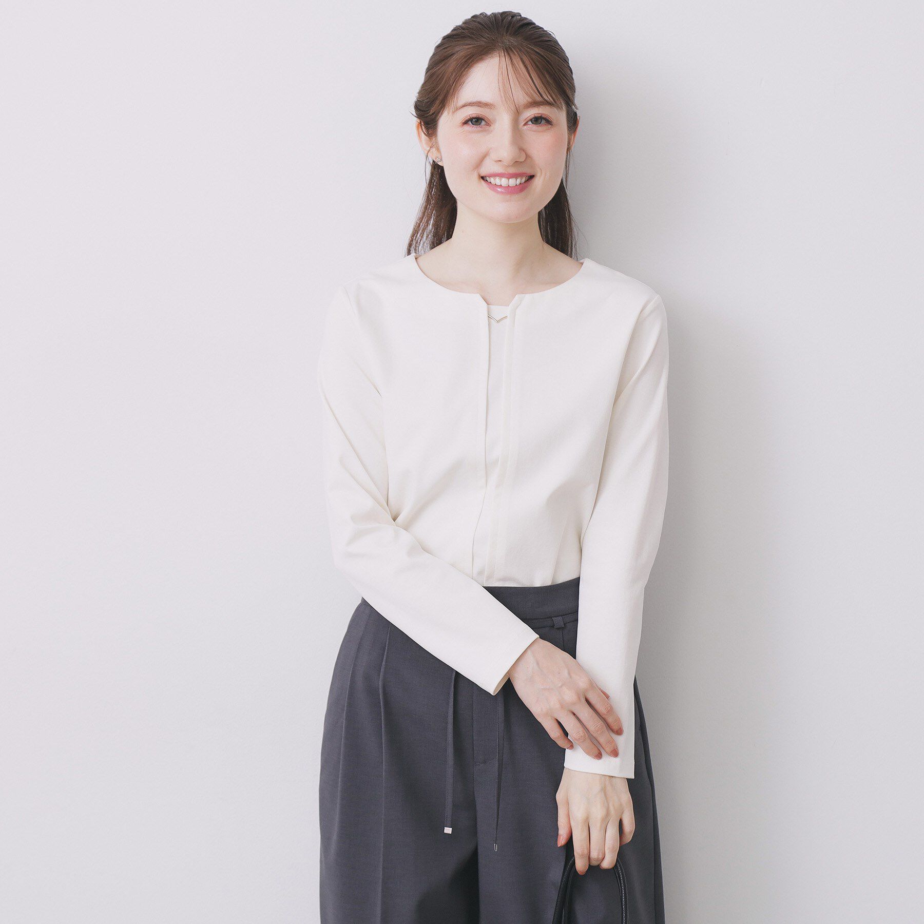 index「フロントタックモチーフポンチトップス【洗濯機OK】」|Tシャツ・カットソー|