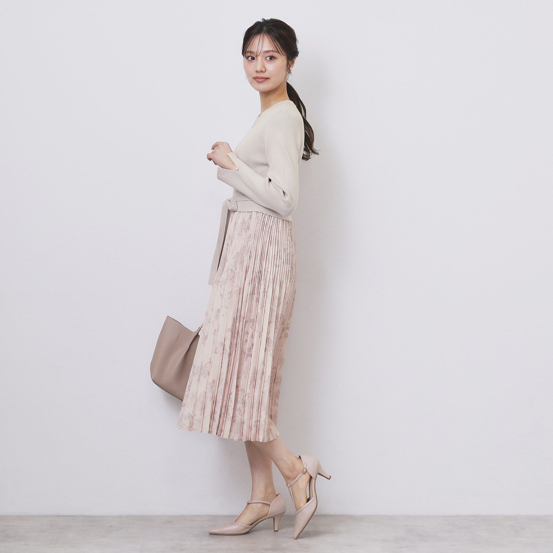 index「フラワープリーツドッキングニットワンピース【洗濯機OK】」|ワンピース|