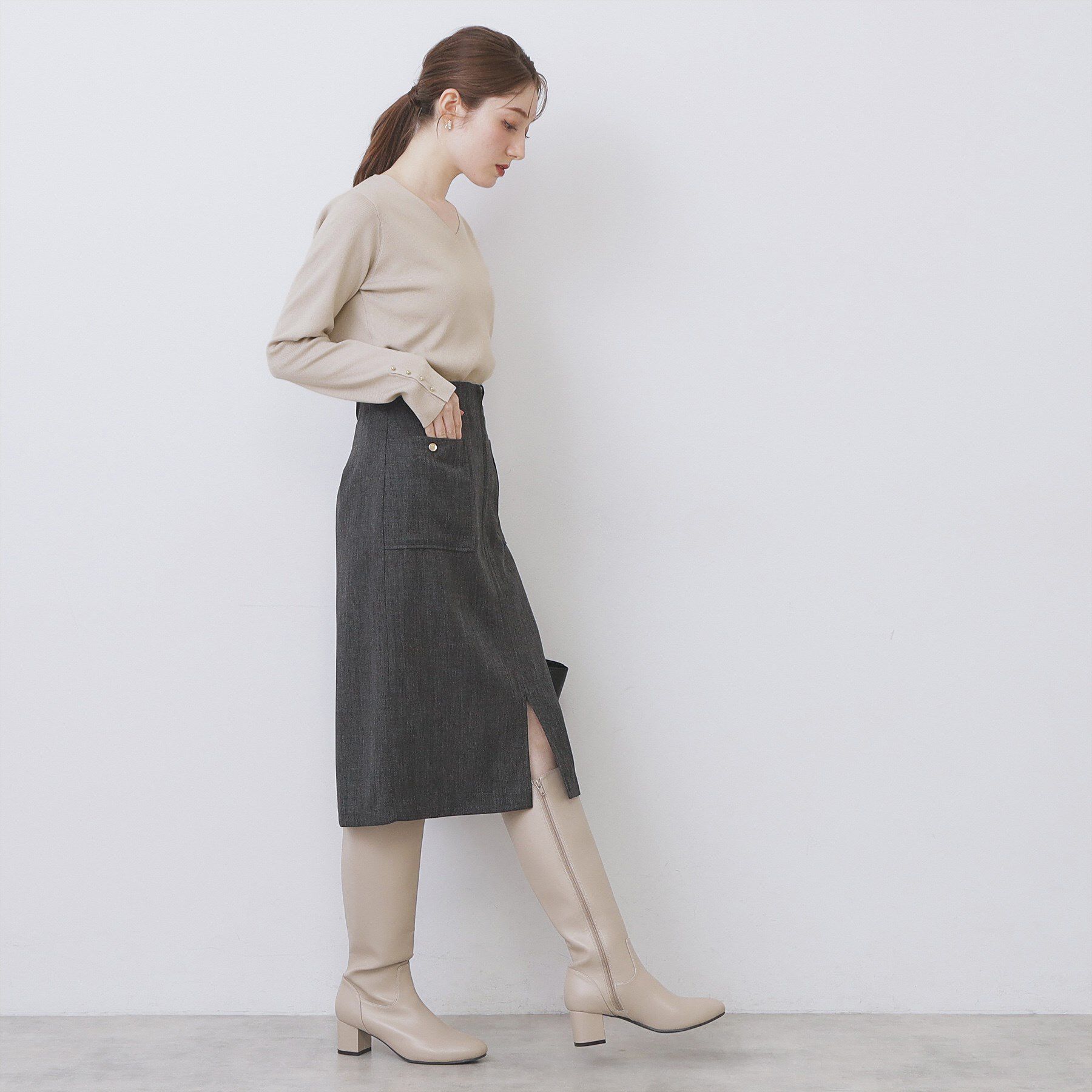 index「ゴールドボタンVネックニット【洗濯機OK】《6col》」|ニット・セーター|