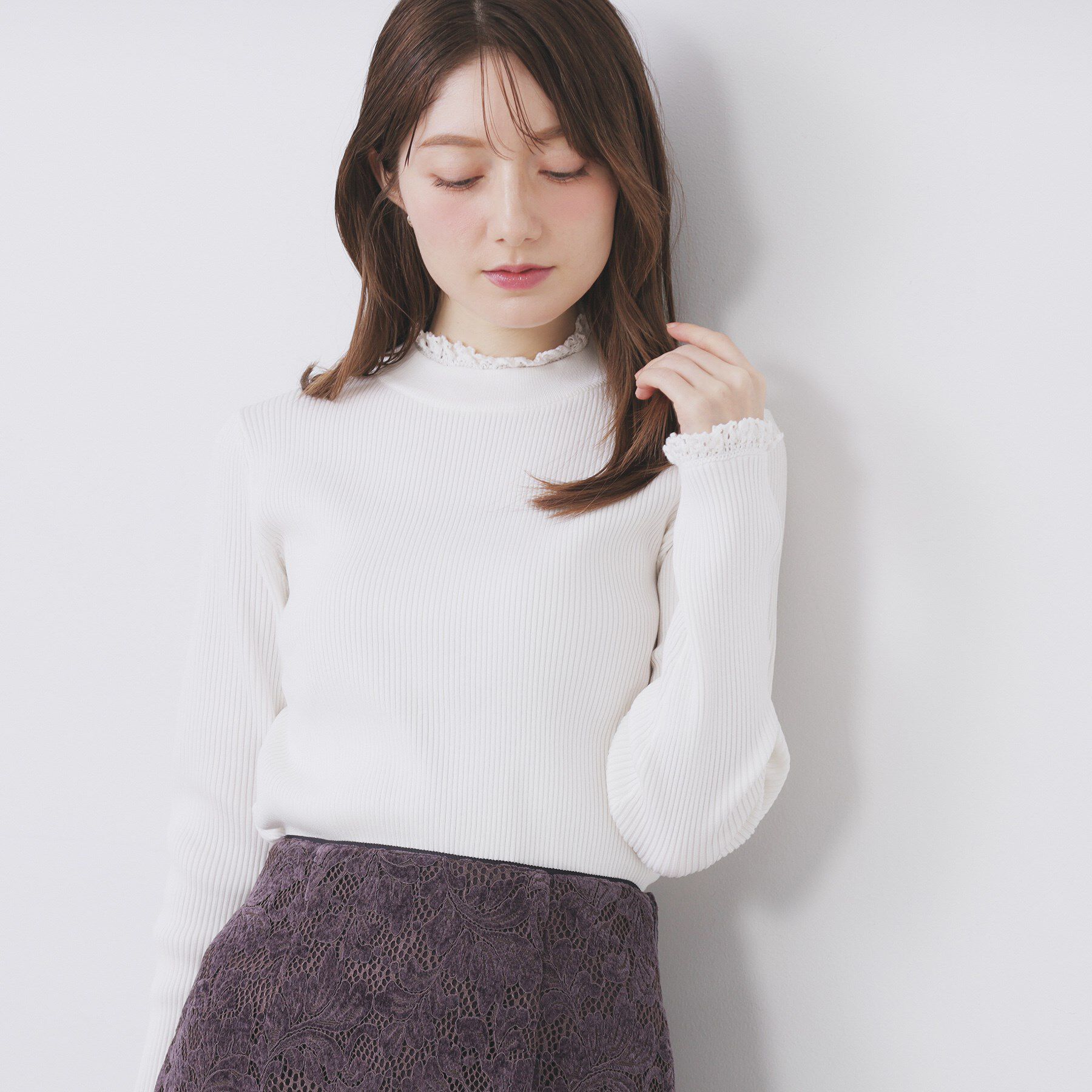 index「コットンレースフリルリブニット【洗濯機OK/抗ピル】」|ニット・セーター|オフホワイト(003
