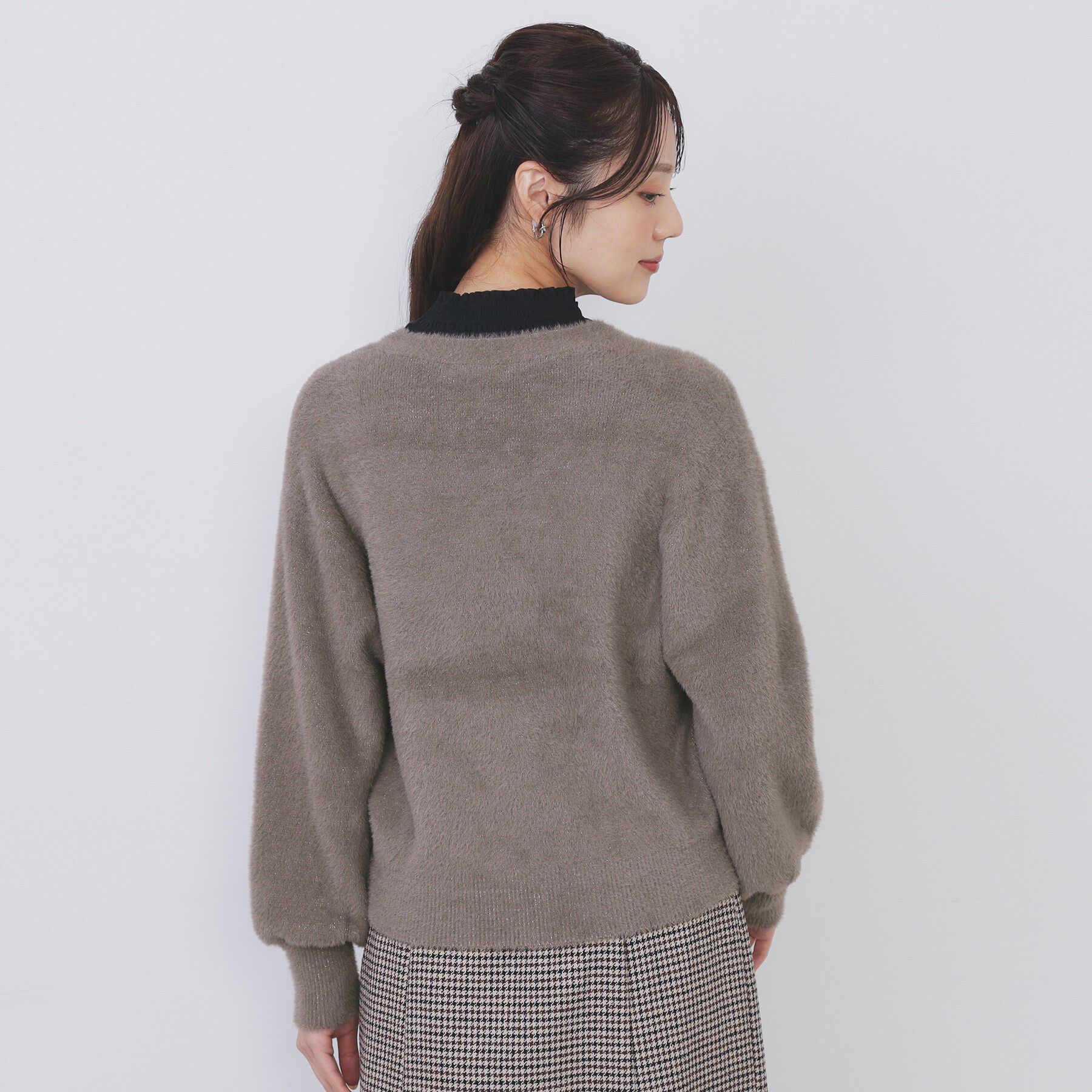 index「ラメフェザーヤーンVネックカーディガン【洗濯機OK】」|カーディガン|