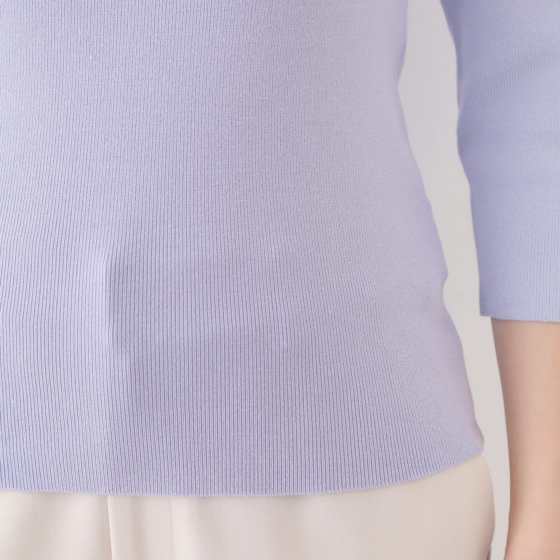 index「ブローチ風ゴールドパーツ付きアシメニット【洗濯機OK/抗ピル】」|ニット・セーター|