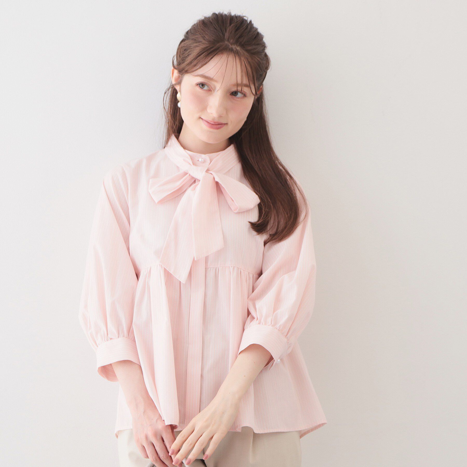 index「2WAYペプラムブラウス/ボウタイ取り外し可【洗濯機OK/イージーアイロン/防シワ】《XS～LL/8」|シャツ・ブラウス|ライトピンク(870