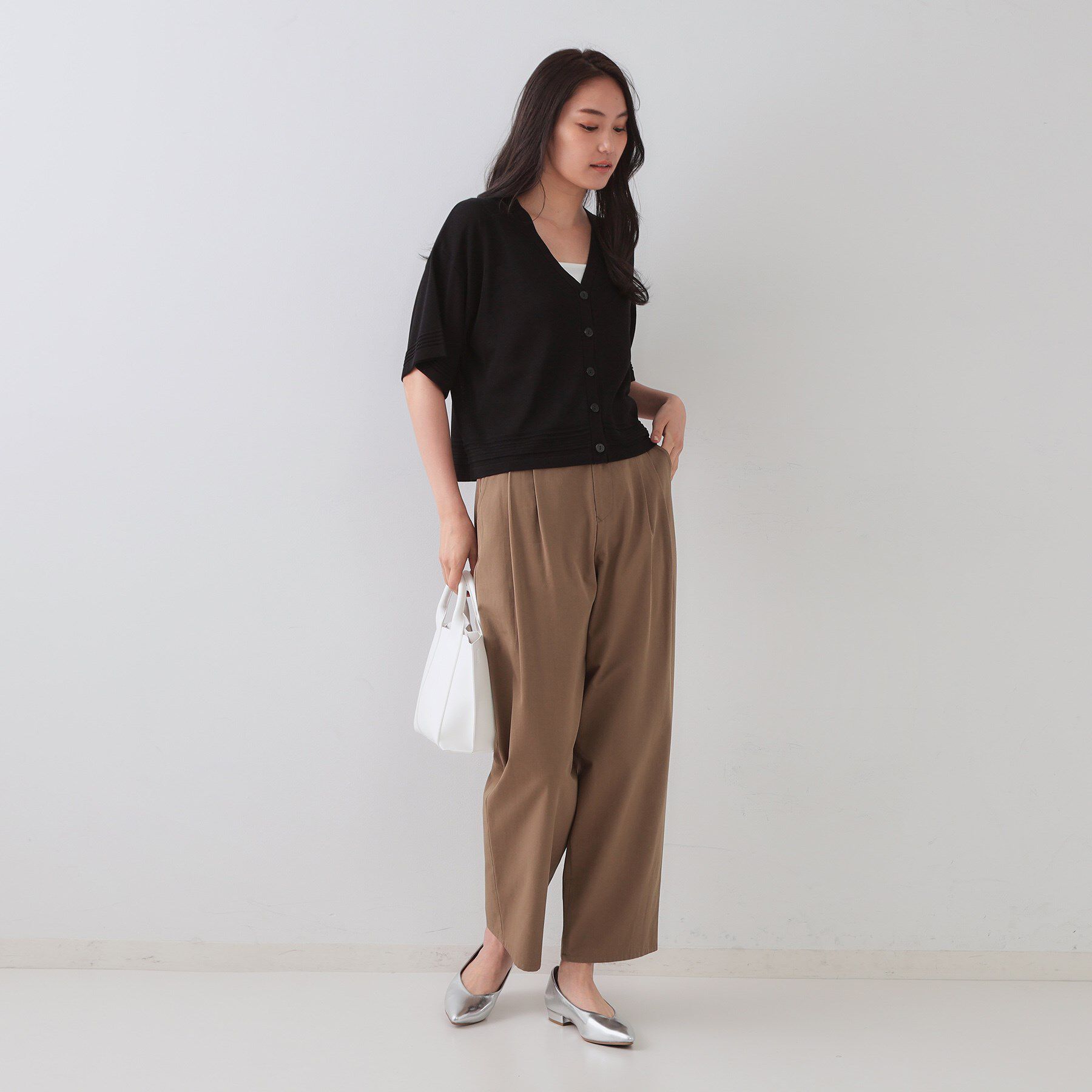 OPAQUE.CLIP「Vネックショートニットカーディガン【洗濯機洗い可/抗ピル】」|カーディガン|