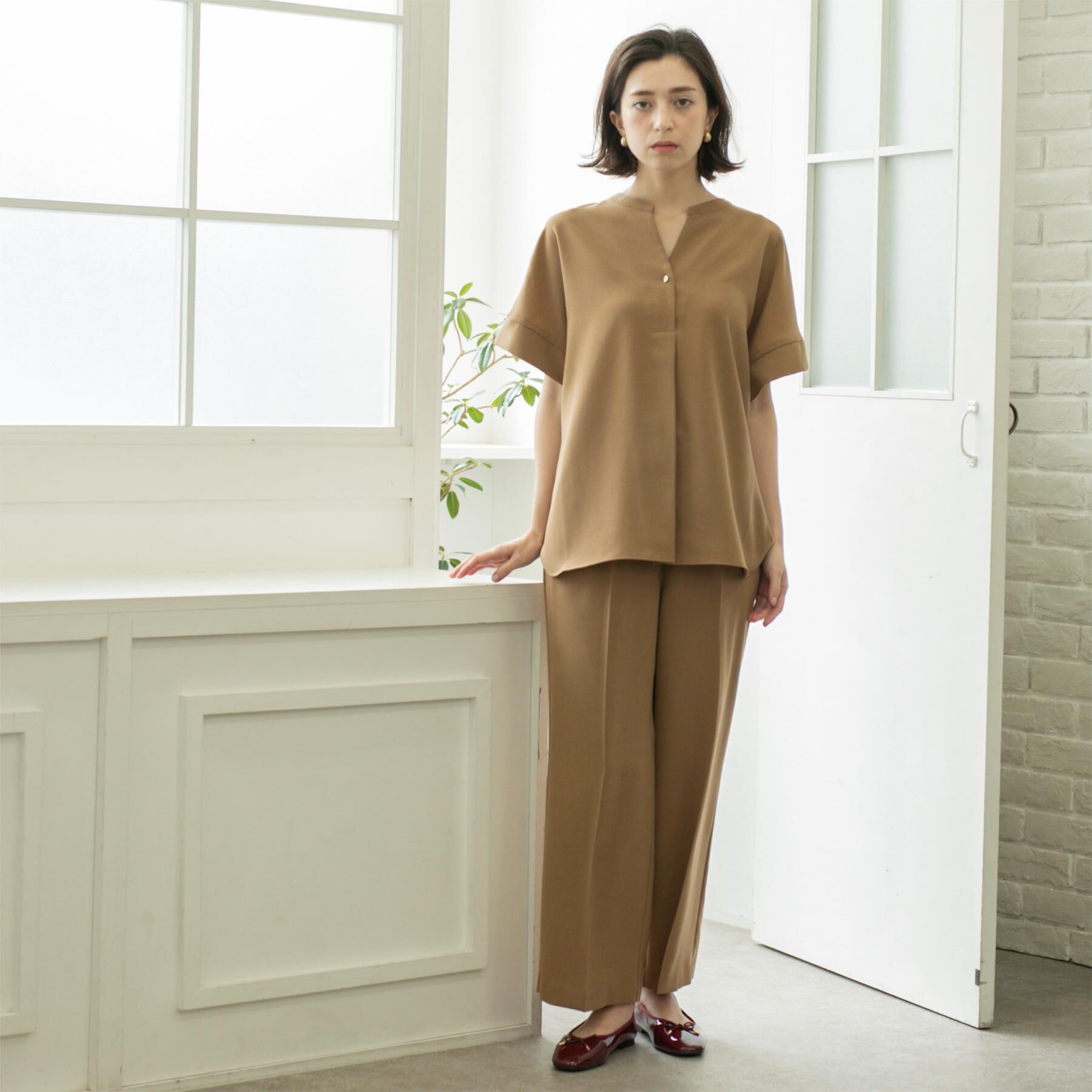 OPAQUE.CLIP「《5色展開/SS-LLサイズ》スキッパー金ボタンブラウス/セットアップ対応【防シワ/ストレッチ/洗濯」|シャツ・ブラウス|