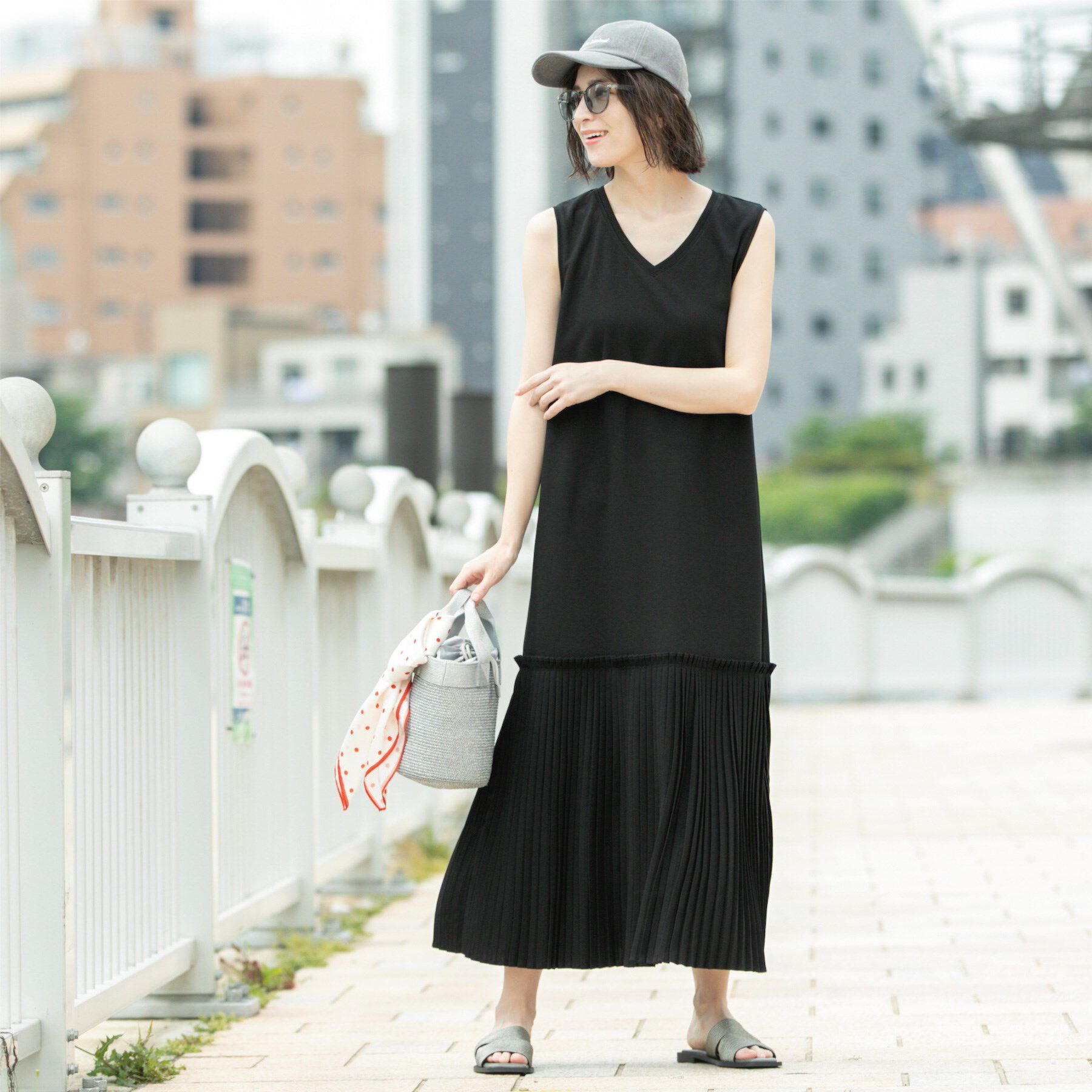 OPAQUE.CLIP「プリーツ切替ノースリーブワンピース【洗濯機洗い可】」|ワンピース|ブラック(019)