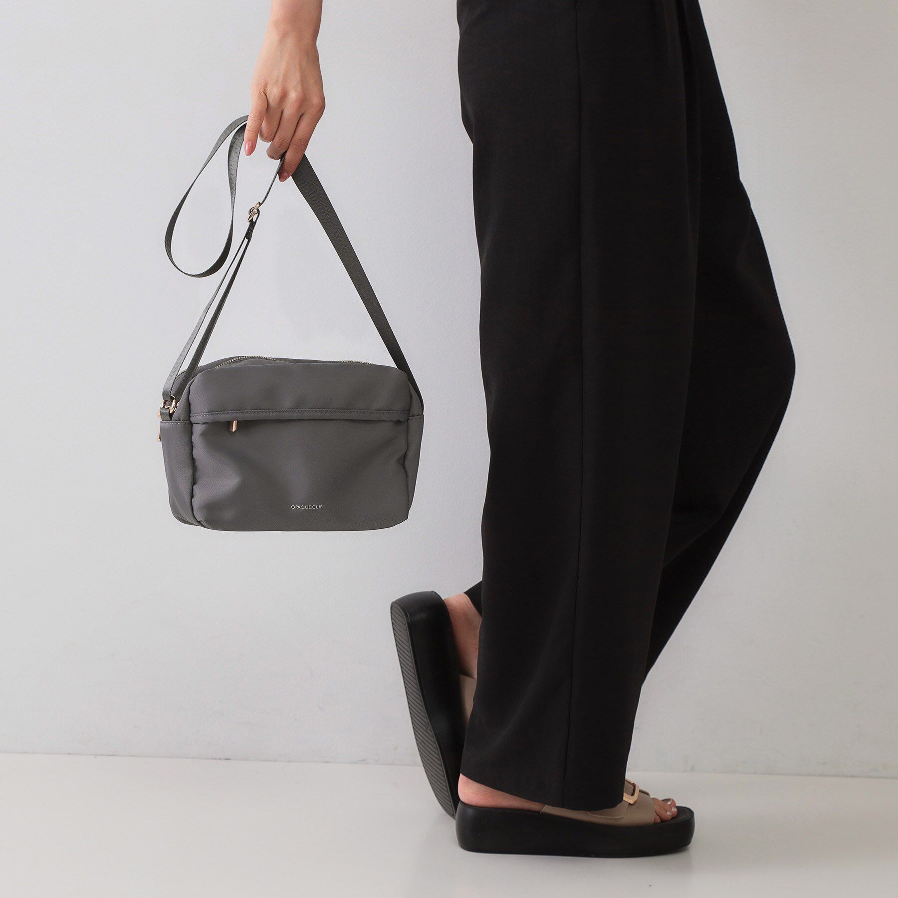 OPAQUE.CLIP「【軽量/撥水加工/多ポケット】ツイルピジョンミニショルダーバッグ」|ショルダー・メッセンジャー|