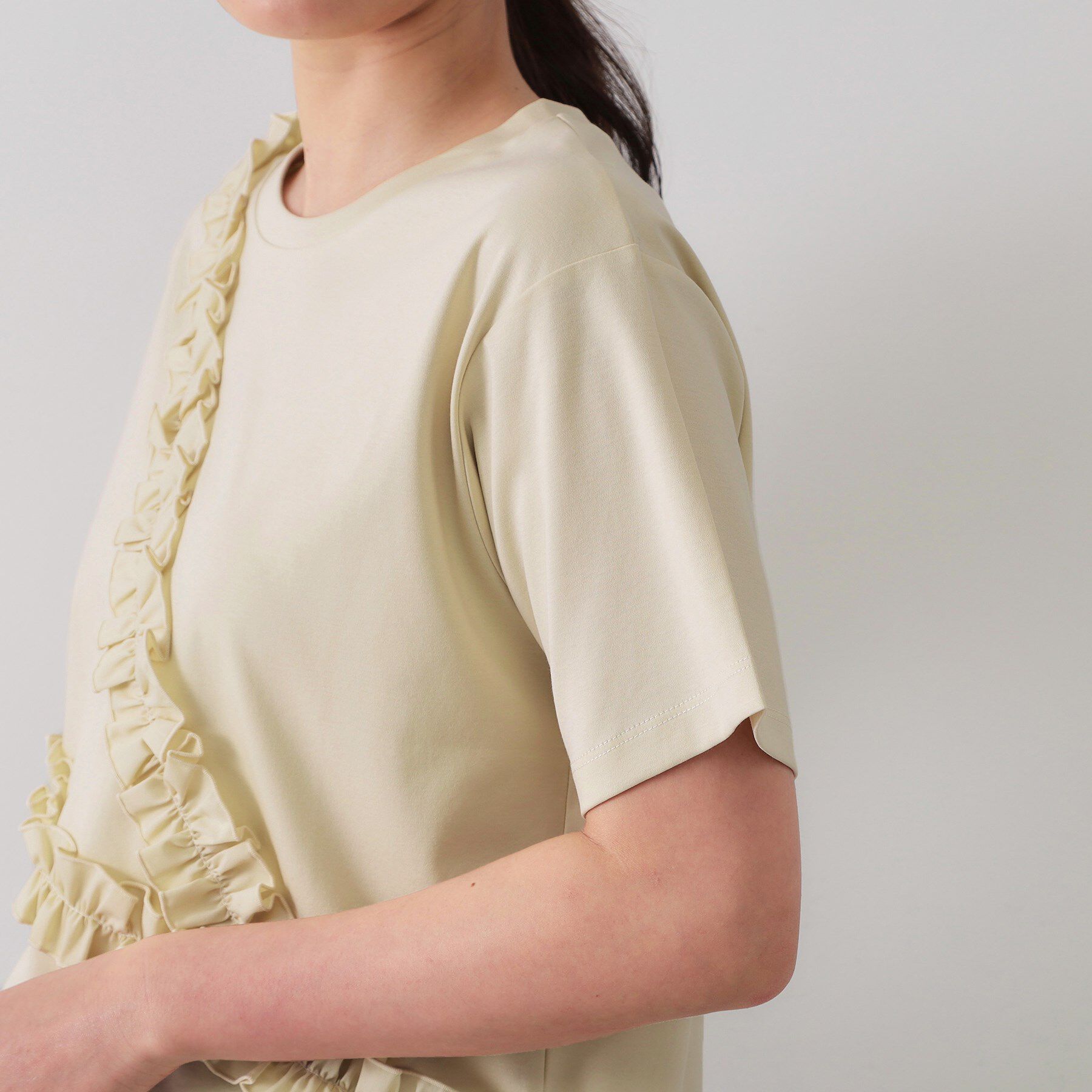 OPAQUE.CLIP「《美人百花掲載》アシメフリルドッキングカットソー【洗濯機洗い可】」|Tシャツ・カットソー|