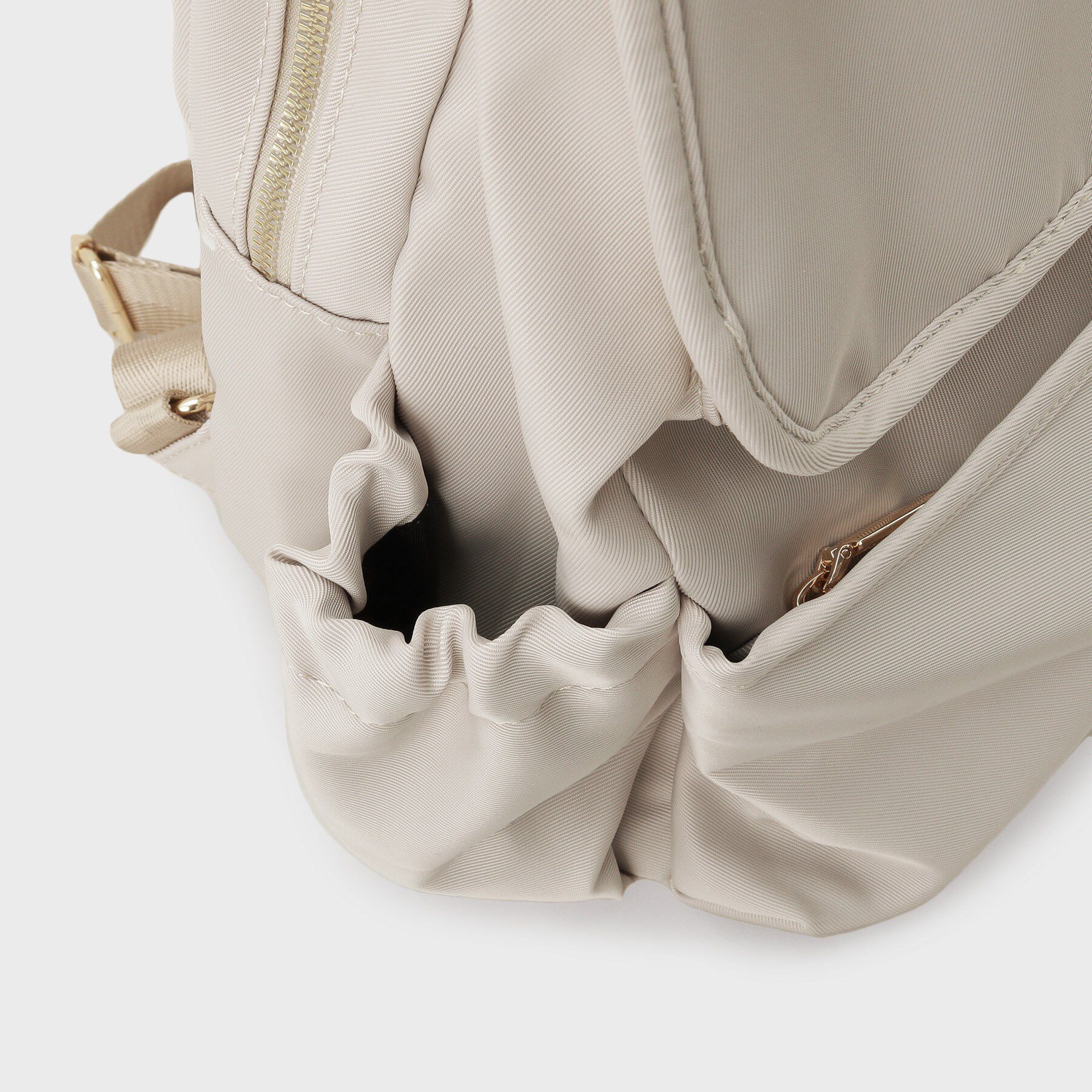 OPAQUE.CLIP「【撥水加工/多ポケット/A4サイズ対応】マルチファンクションツイルリュックサック」|リュック|