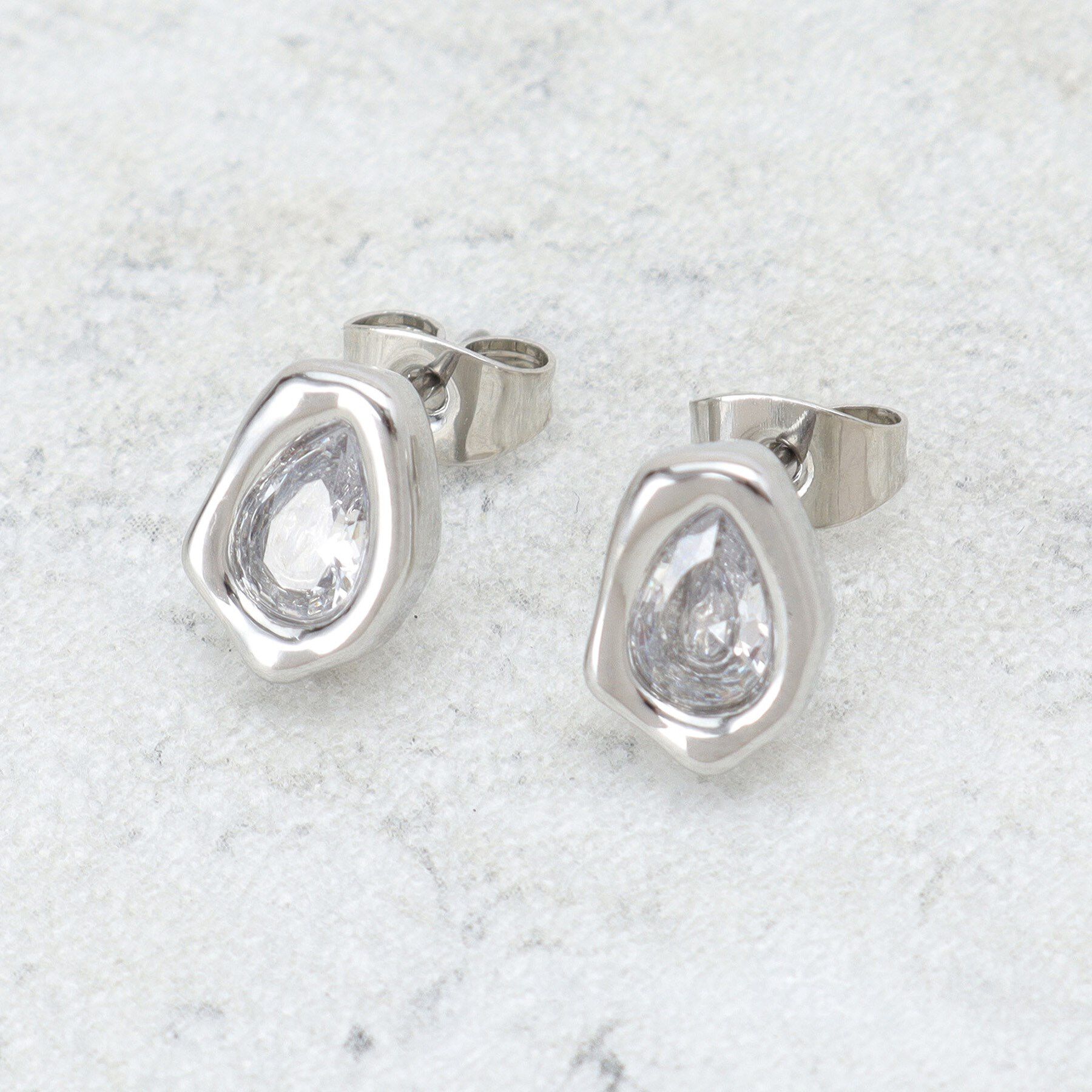 OPAQUE.CLIP「メタル縁取りビジューピアス」|ピアス|シルバー(006)