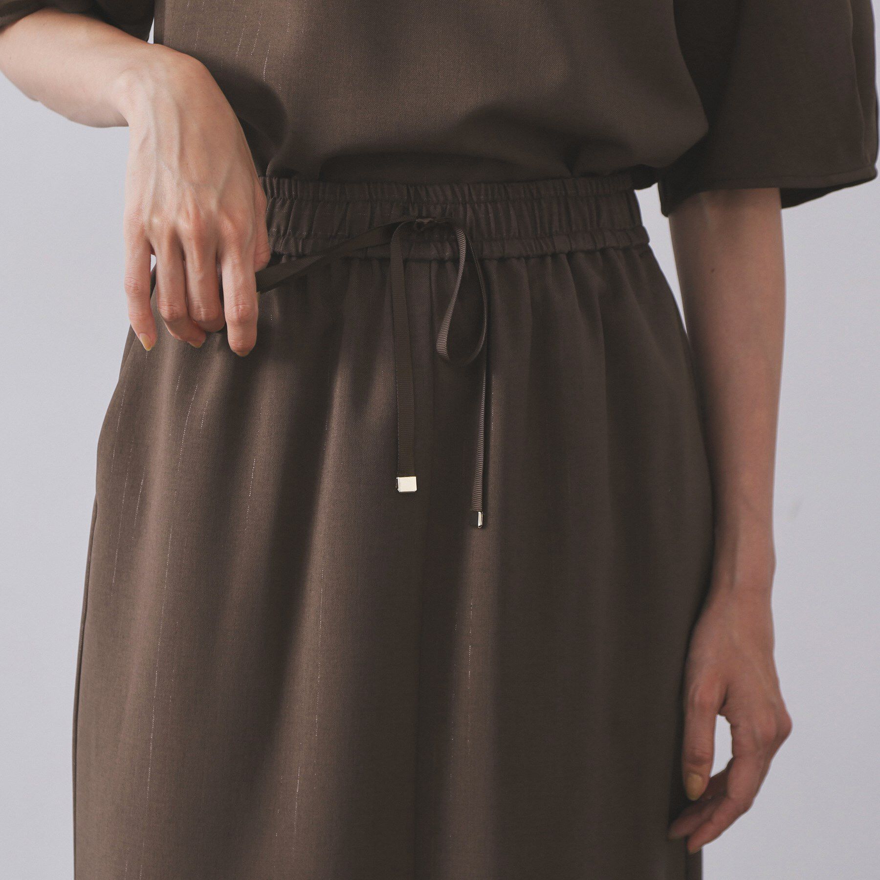 OPAQUE.CLIP「ラメストライプイージーナロースカート/セットアップ可【洗濯機洗い可/防シワ/吸水速乾】」|スカート|