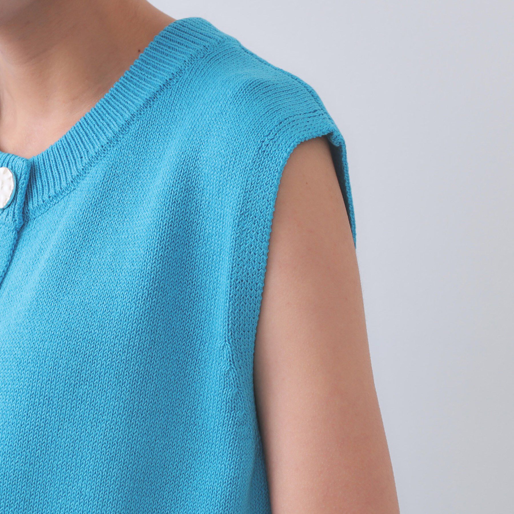 OPAQUE.CLIP「変形ブロンズボタンニットベスト【洗濯機洗い可】」|ベスト・ジレ|