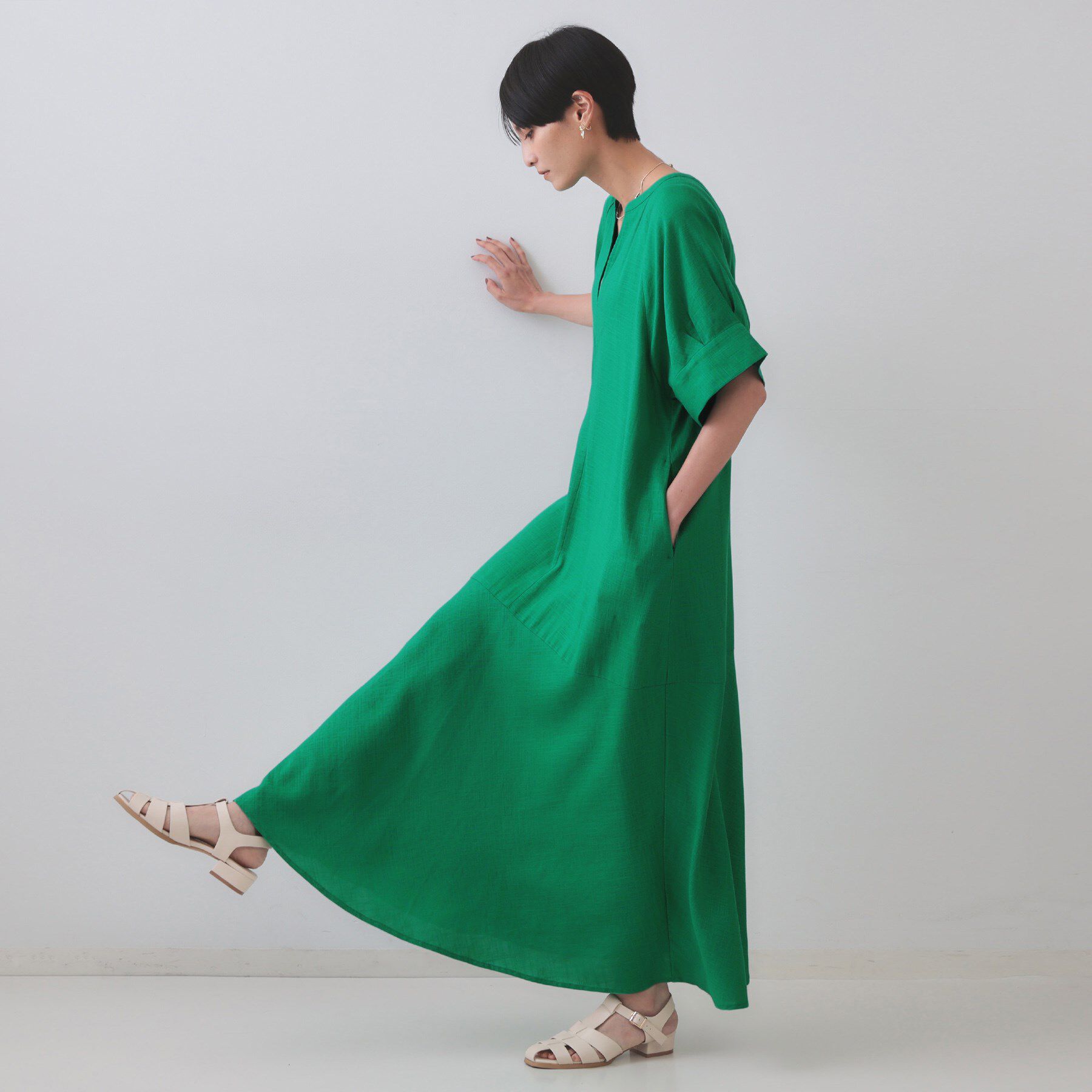 OPAQUE.CLIP「レーヨン麻キーネックワンピース【洗える】」|ワンピース|