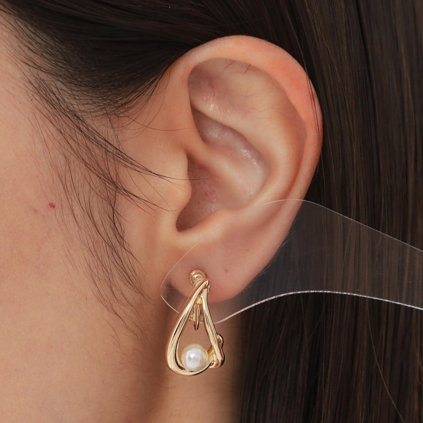 OPAQUE.CLIP「しずくメタル&times;フェイクパールイヤリング」|イヤリング|