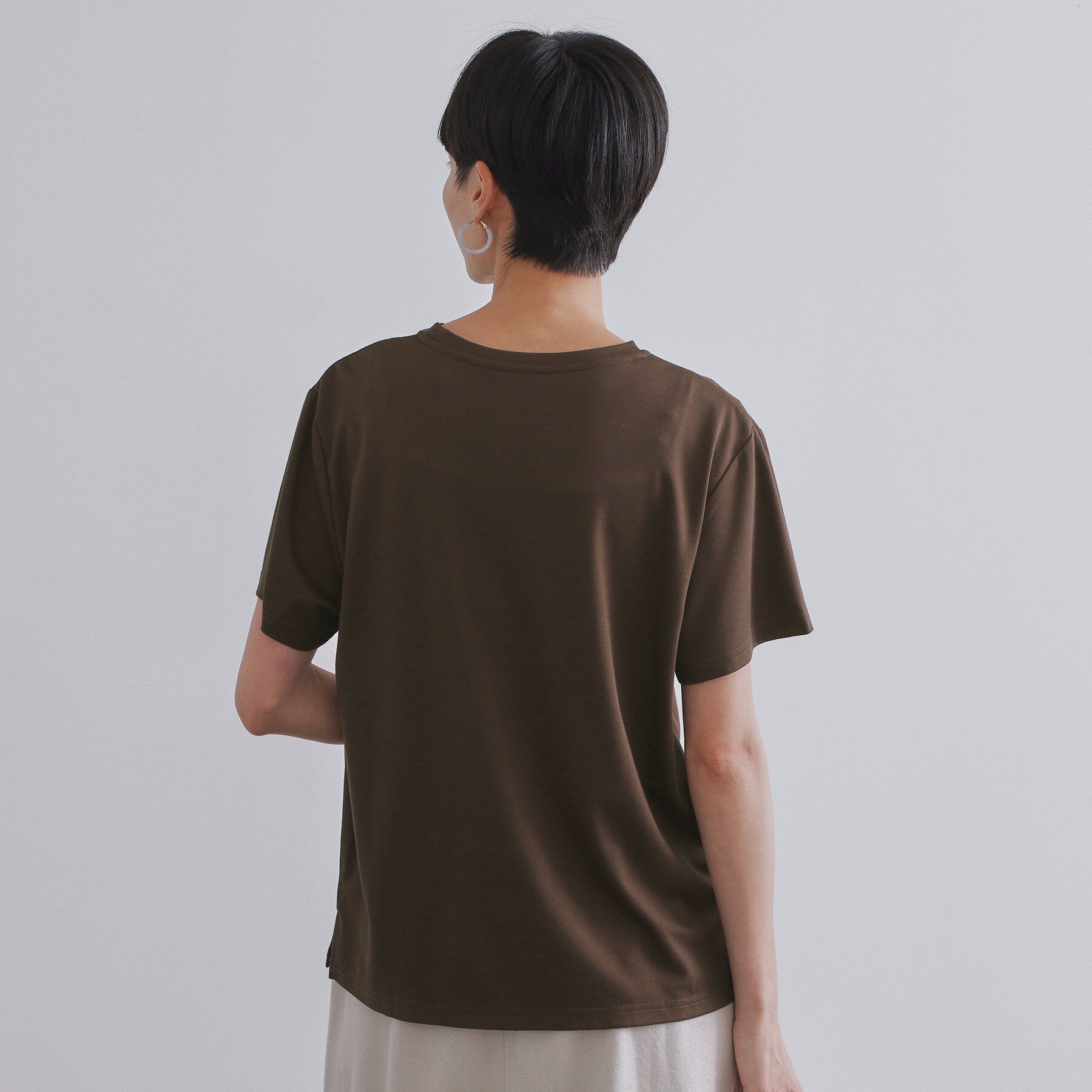 OPAQUE.CLIP「メタリック刺繍ロゴTシャツ【接触冷感/洗濯機洗い可】」|Tシャツ・カットソー|