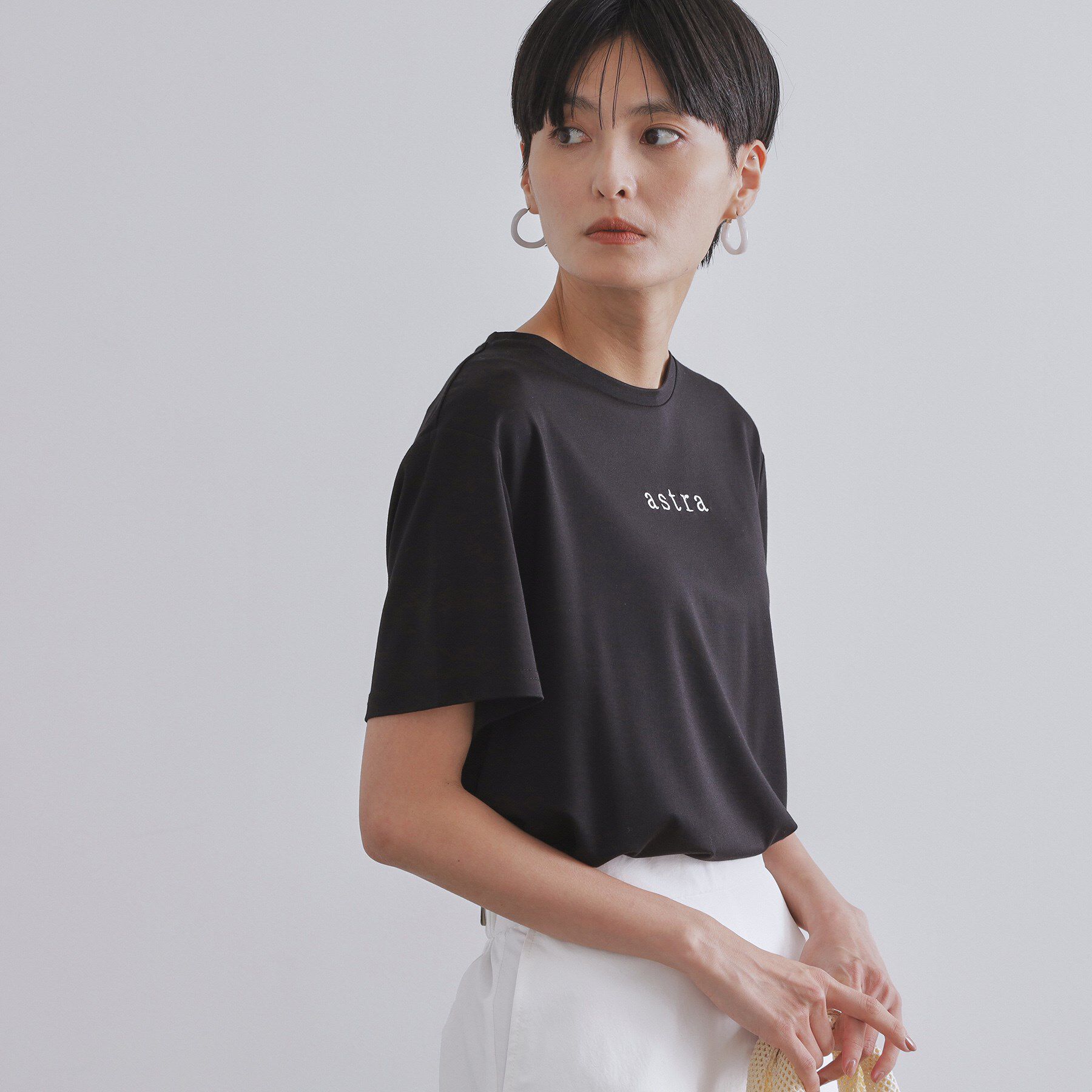 OPAQUE.CLIP「メタリック刺繍ロゴTシャツ【接触冷感/洗濯機洗い可】」|Tシャツ・カットソー|