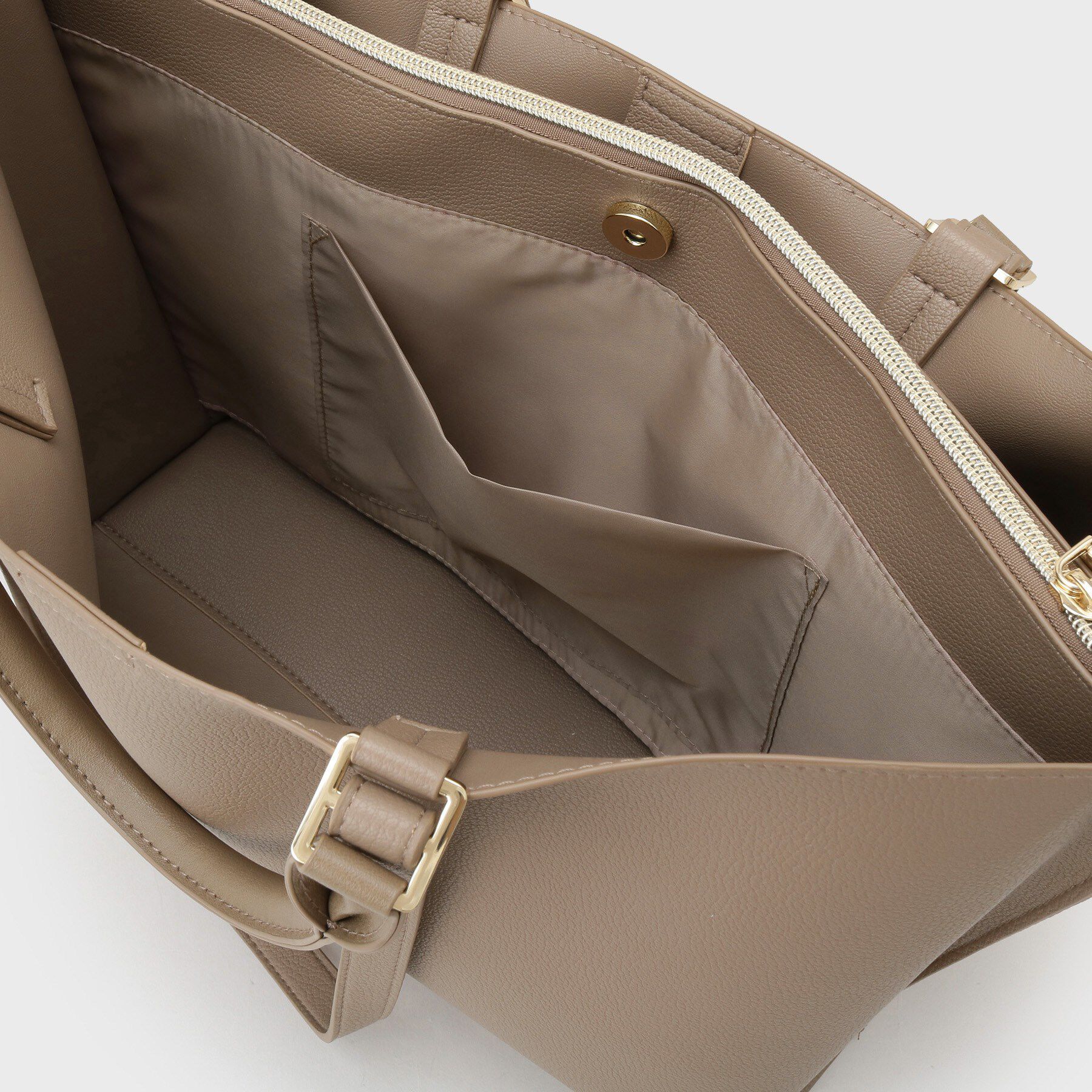 OPAQUE.CLIP「【2WAY/A4サイズ対応】シュリンク合皮トートバッグ」|トートバッグ|