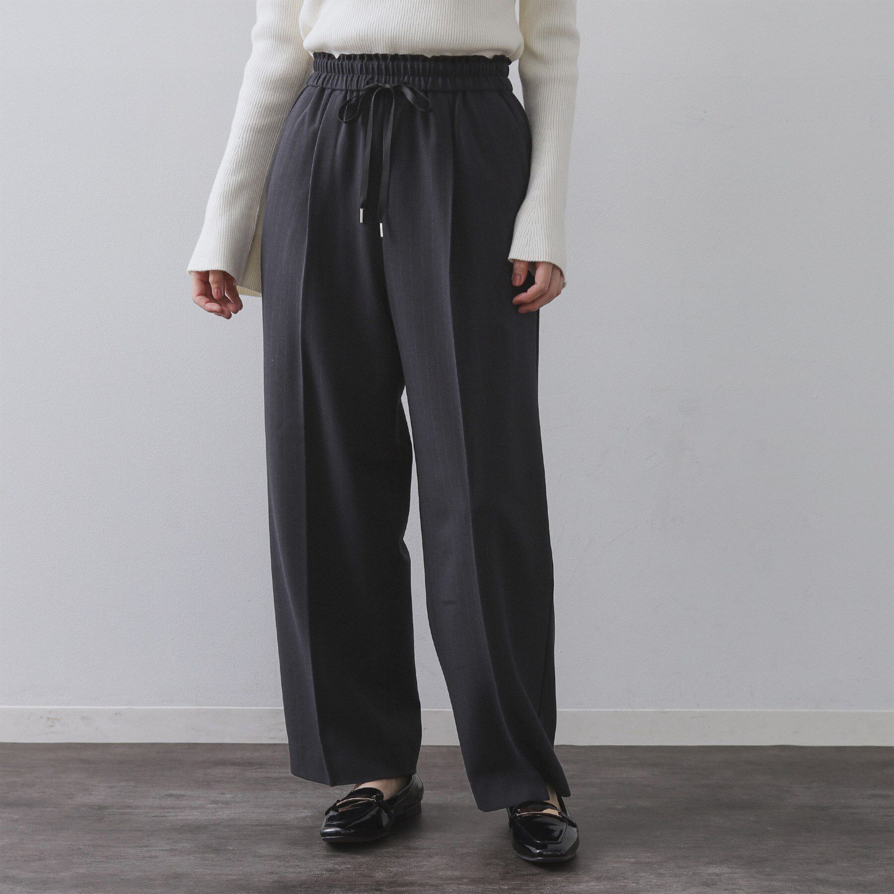 OPAQUE.CLIP「ピンストライプイージーワイドパンツ【吸湿発熱/ストレッチ/洗濯機OK】」|その他|ネイビー(394)