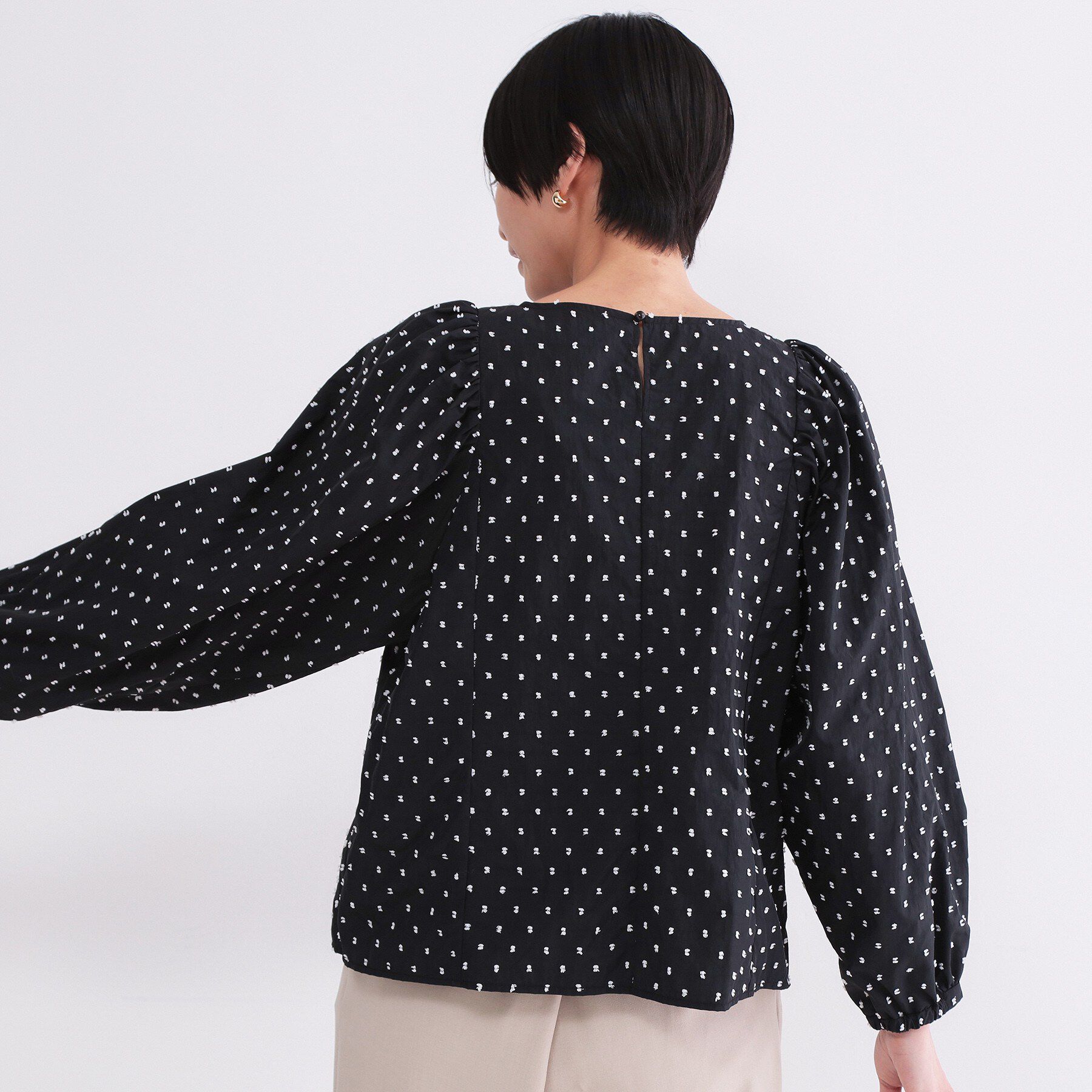 OPAQUE.CLIP「ドビードットパフスリーブブラウス【洗濯機OK】」|シャツ・ブラウス|