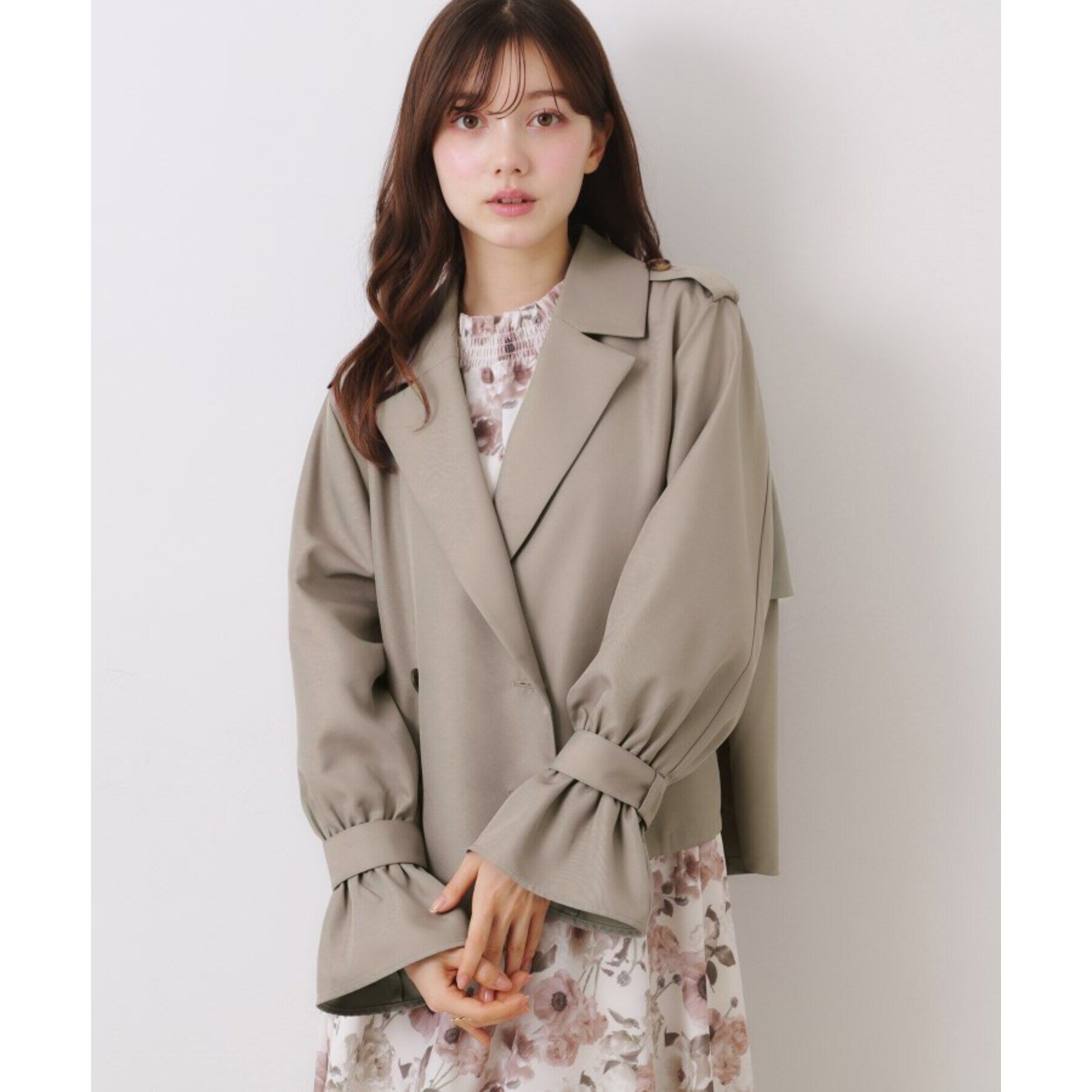 Couture broach「【華やか・主役級】ショートトレンチ」|トレンチコート|