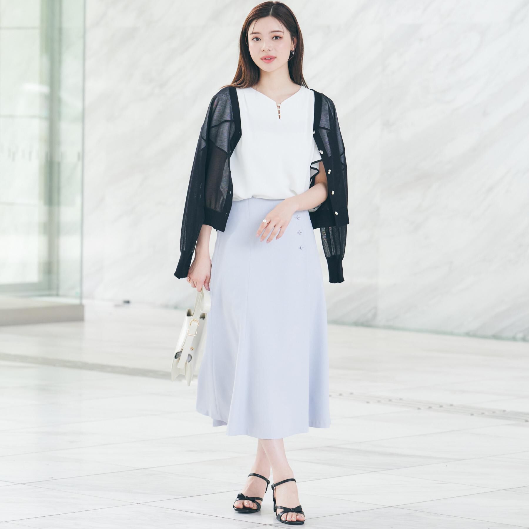 Couture broach「【上品な透け感・通勤】ダブルパール調釦シアーカーディガン」|カーディガン|