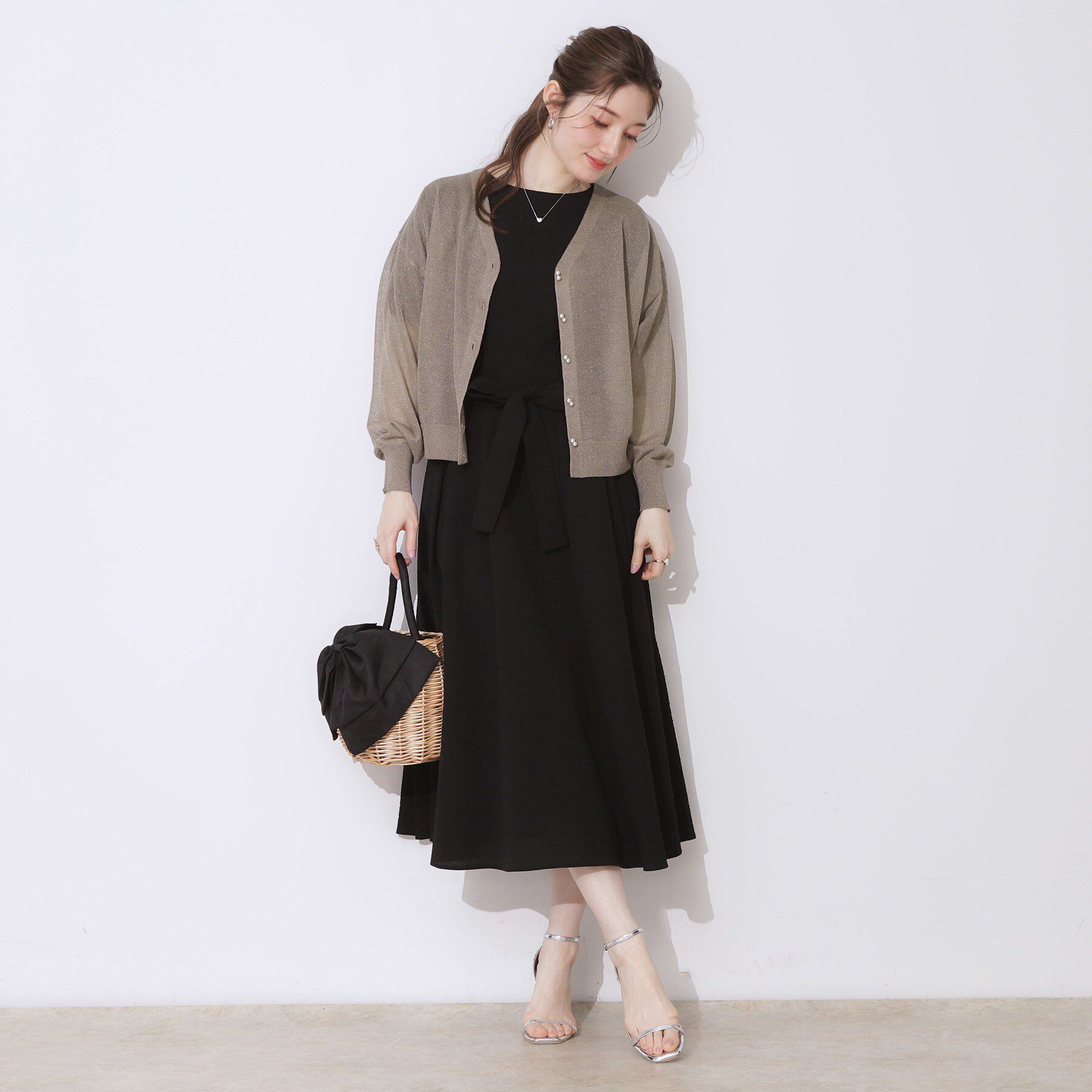 Couture broach「【上品な透け感・通勤】ダブルパール調釦シアーカーディガン」|カーディガン|